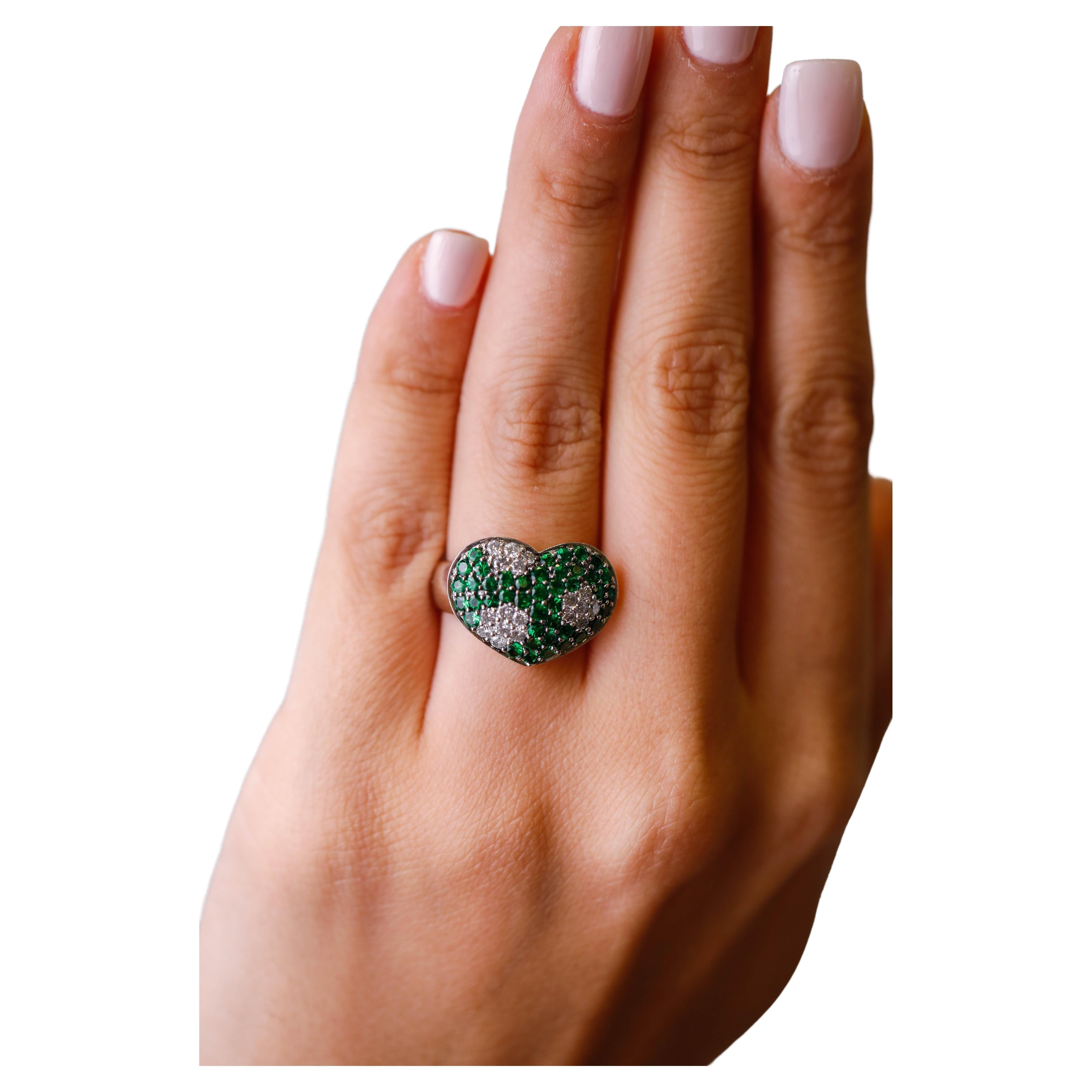 Heart shaped Green Sapphire diamond accent Cocktail Ring 14 karat White Gold