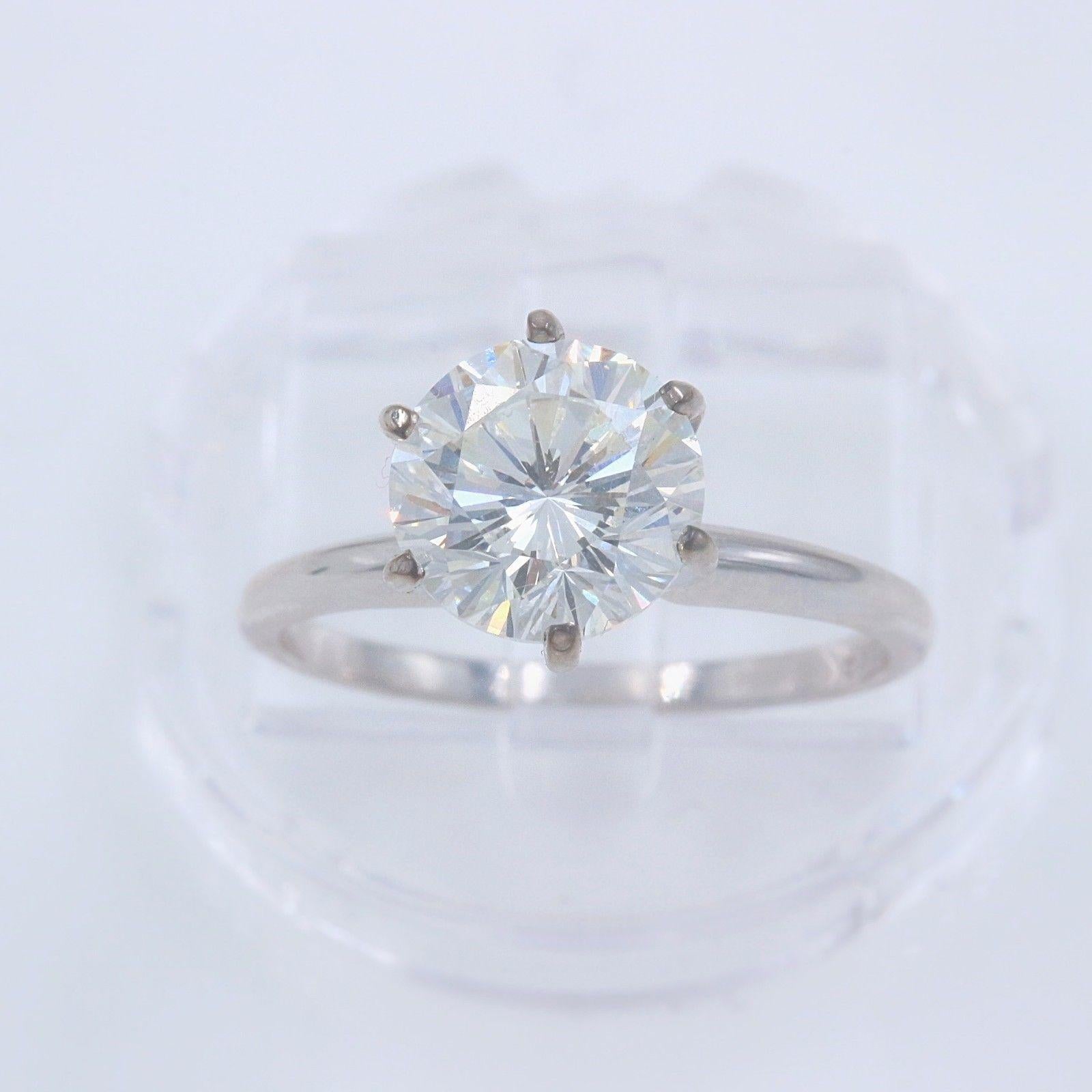 Leo Bague de fiançailles en or blanc 14 carats avec diamants ronds de 2,00 carats I SI1 Excellent état - En vente à San Diego, CA