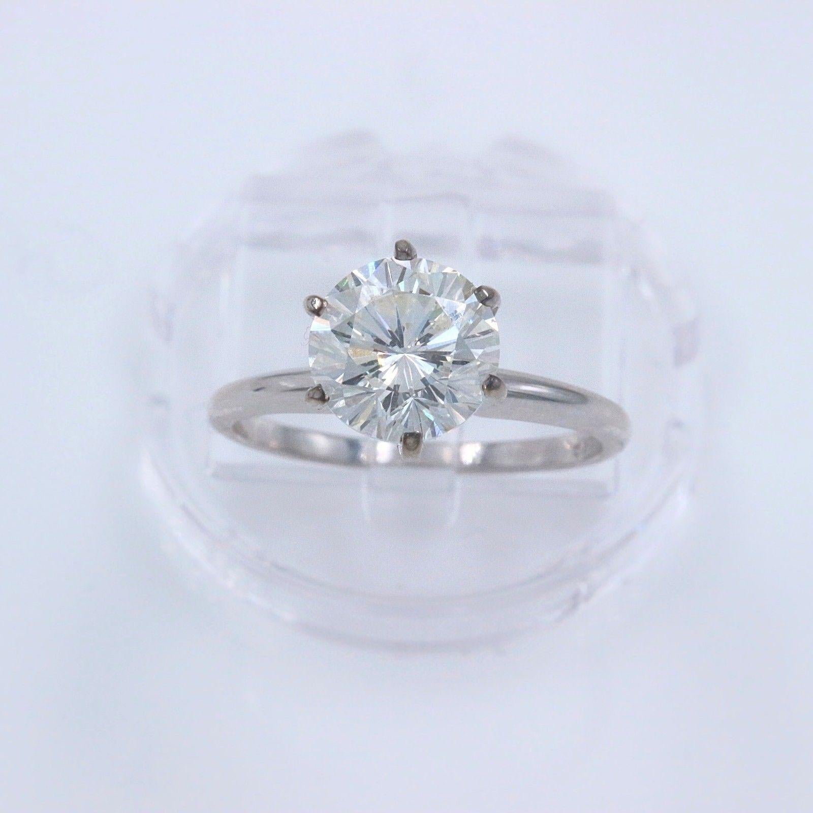 LEO Diamond Engagement Ring Round 2.00 cts I SI1 14k White Gold In Excellent Condition For Sale In San Diego, CA