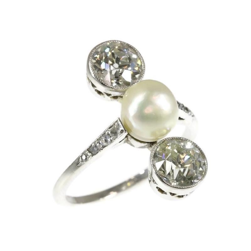 Platinum Art Deco Engagement Ring Natural Pearl and Big Old Mine Cut Brilliants For Sale 3