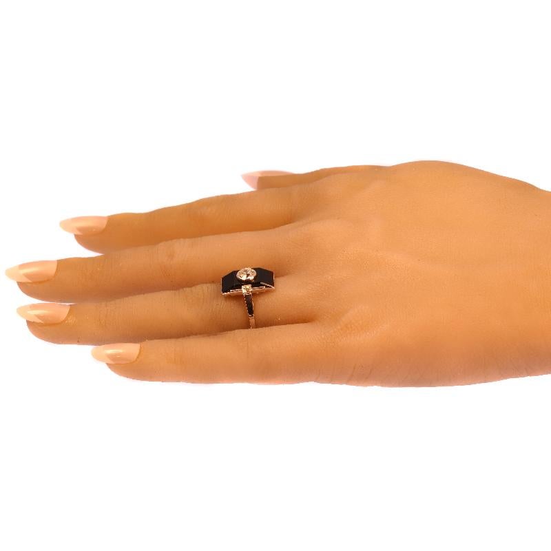 Typical Art Deco Ring with Diamonds and Onyx, 1920s For Sale 5