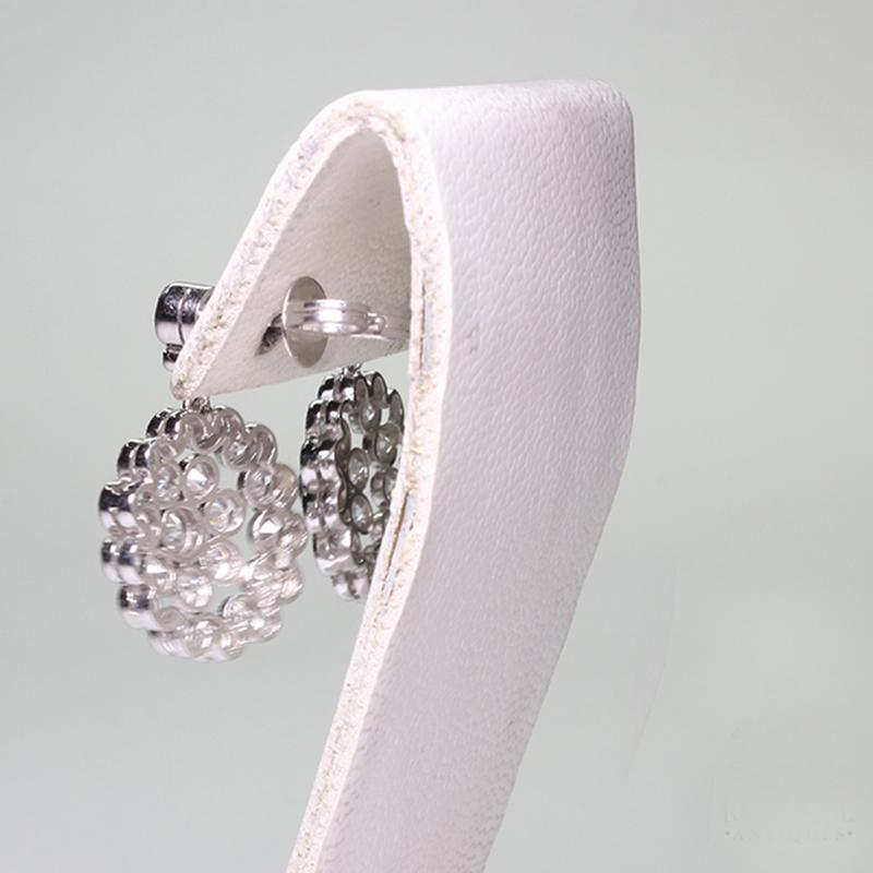 Estate Platinum 2.90 Carat Diamond Earrings für Damen oder Herren