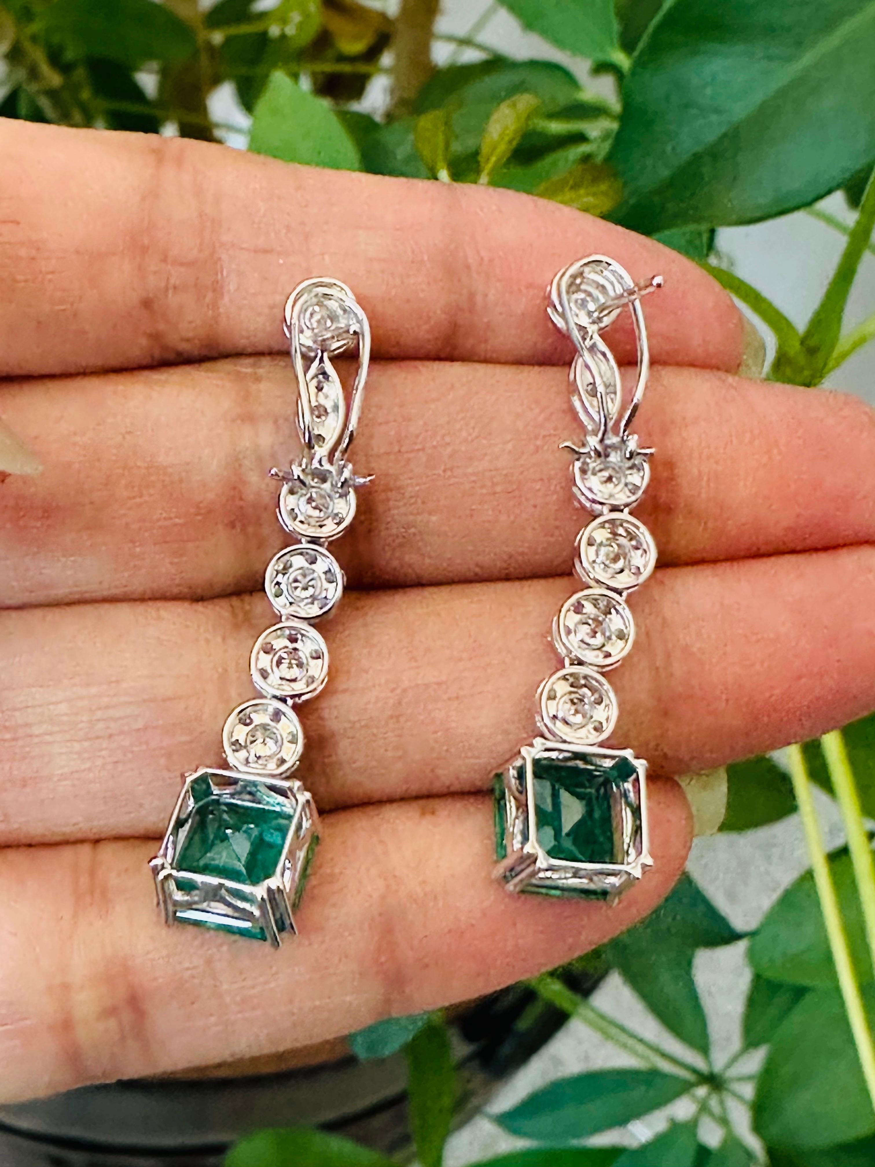 Women's 6.65 Carat Diamond Emerald 18 Karat White Gold Earrings For Sale