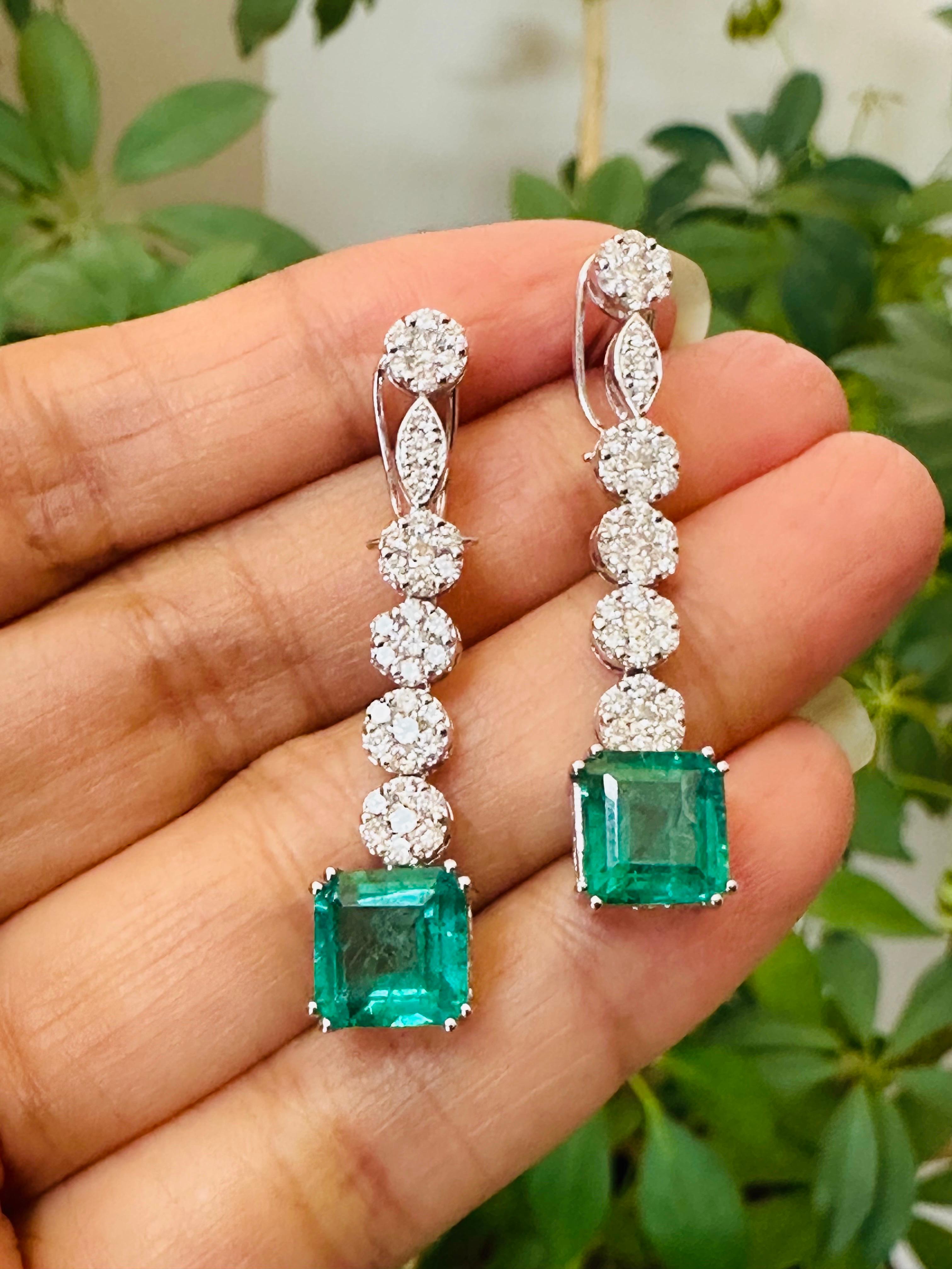 6.65 Carat Diamond Emerald 18 Karat White Gold Earrings For Sale 1
