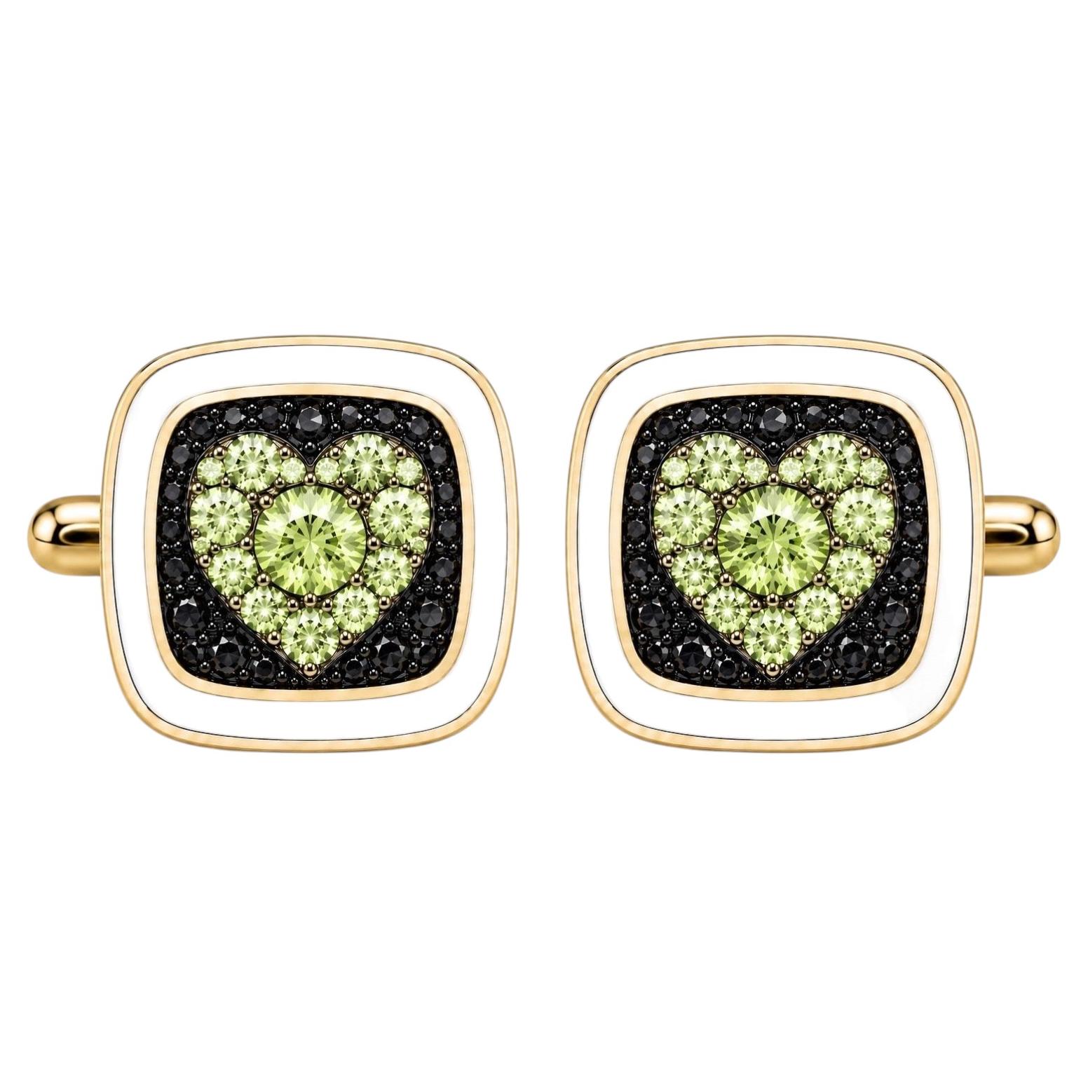 Boutons de manchette en forme de cœur avec péridot (pierre de naissance), émail blanc et or 14 carats, par MEGHNA JEWELS