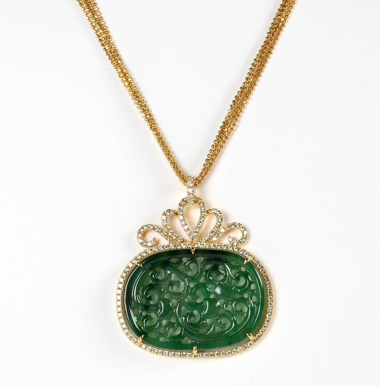 Certified Green Jade Gold Pendant Necklace For Sale at 1stDibs