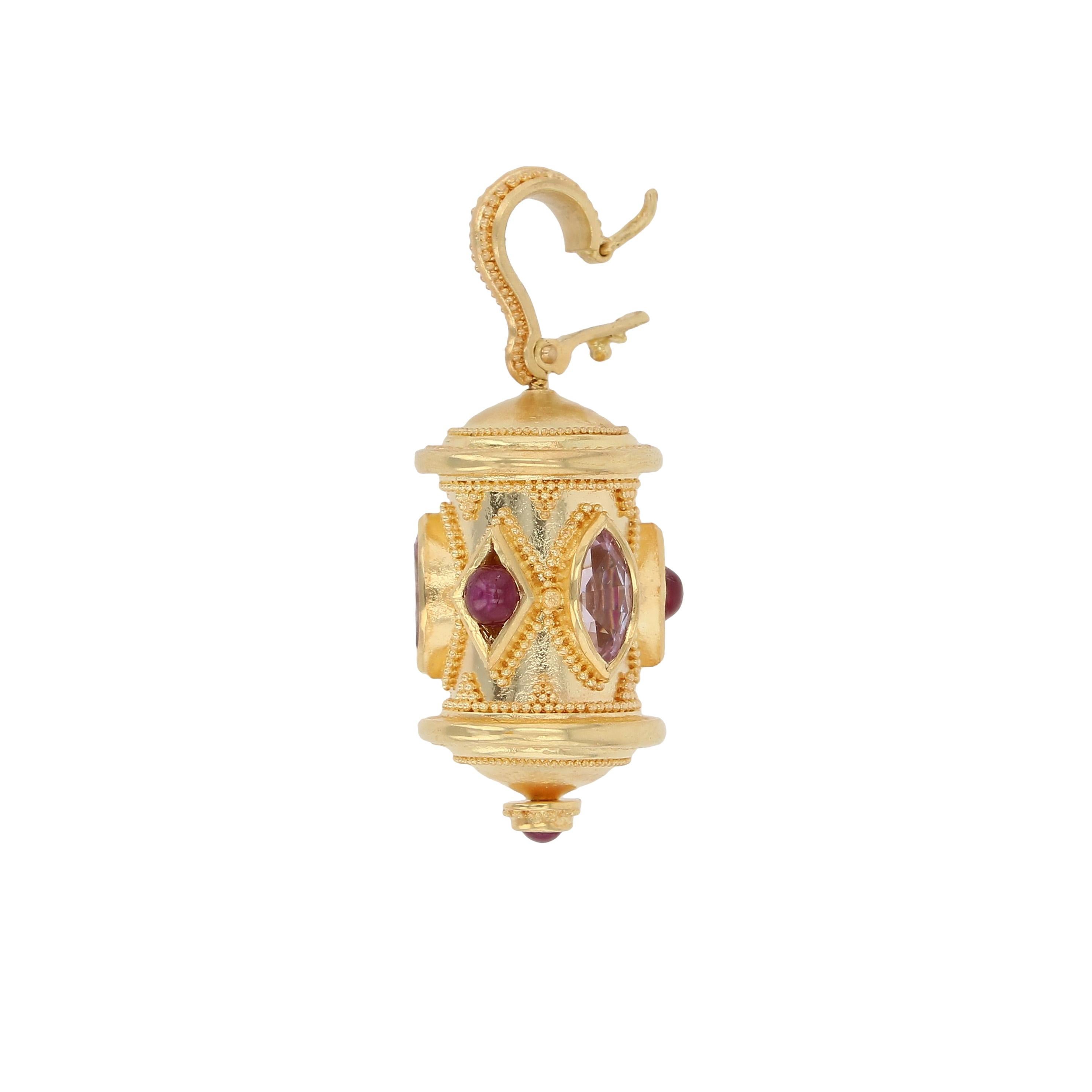 Pendentif en or 18 carats rose et rubis en forme de moulin à prières avec granulation Kent Raible Neuf - En vente à Mossrock, WA