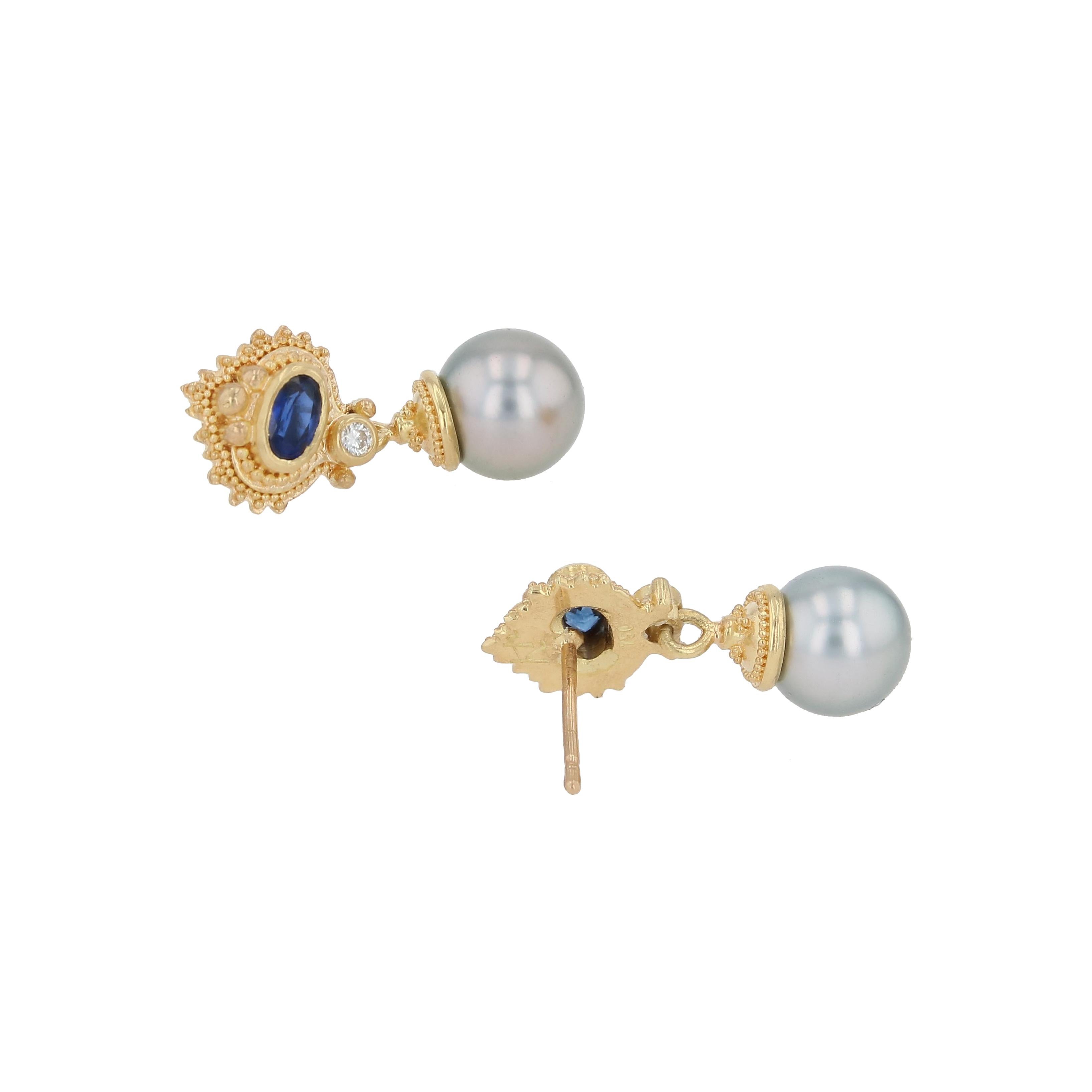 Artigiano Orecchini a goccia Edison con zaffiro blu, diamante e perla in oro Kent Raible 18 carati in vendita