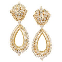 Van Cleef & Arpels Diamond Earrings 12