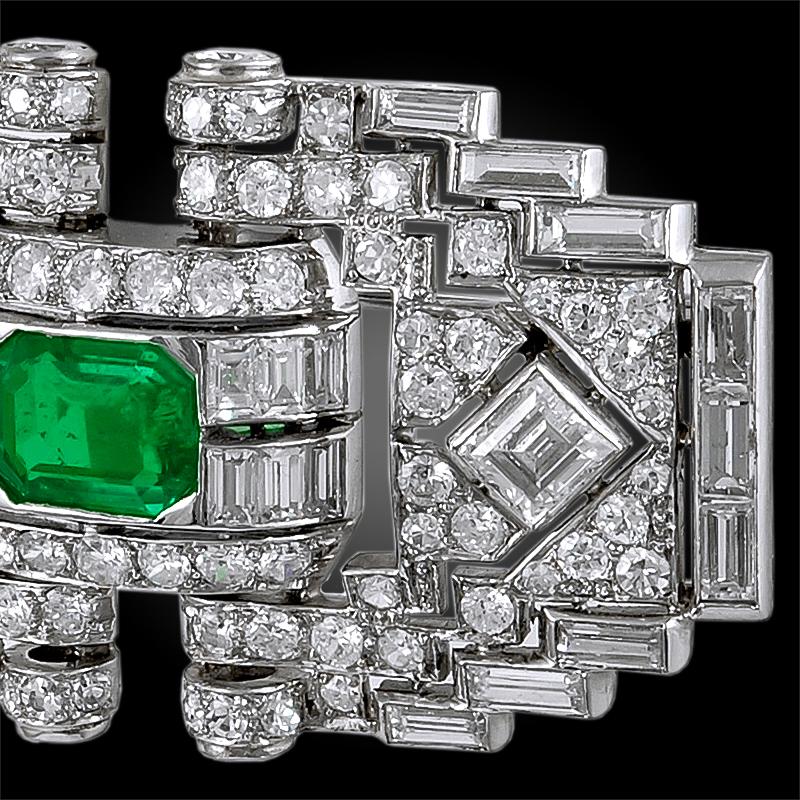 Round Cut Mauboussin Diamond Emerald Brooch For Sale