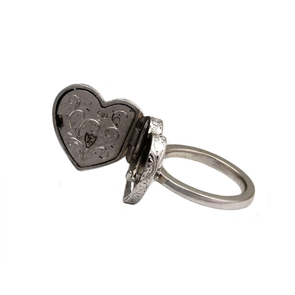 Diamond Heart Locket and Key Victorian Poison Ring in 18 Karat Gold and Diamonds Damen