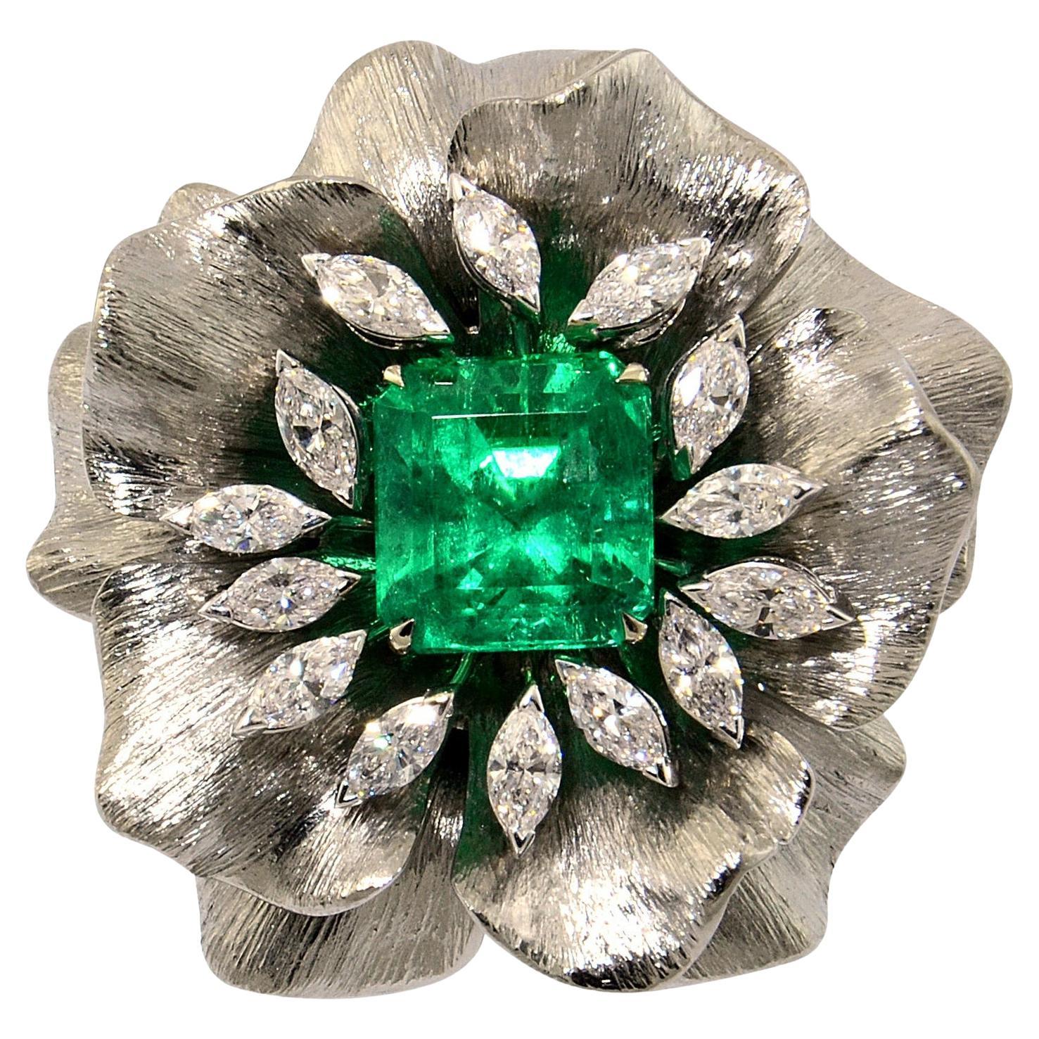 Unique 6.07 Ct Certificated Emerald Diamonds Titanium Gold Made in Italy Ring For Sale