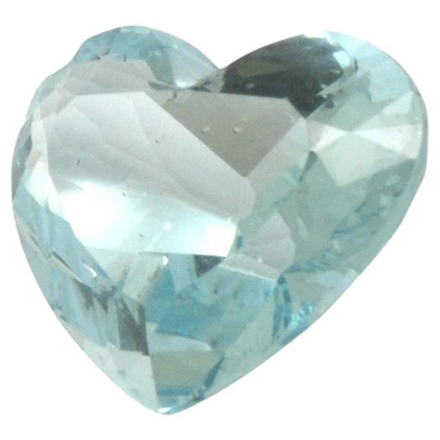 Heart cut Brazialian aquamarinet.
it weights is 8.39 carats.
Very good faceted  cut.
On request we provide a gemological certificate.

Please note the pictures and movies sometimes shows a lower quality of colors than real. 

Delivered with