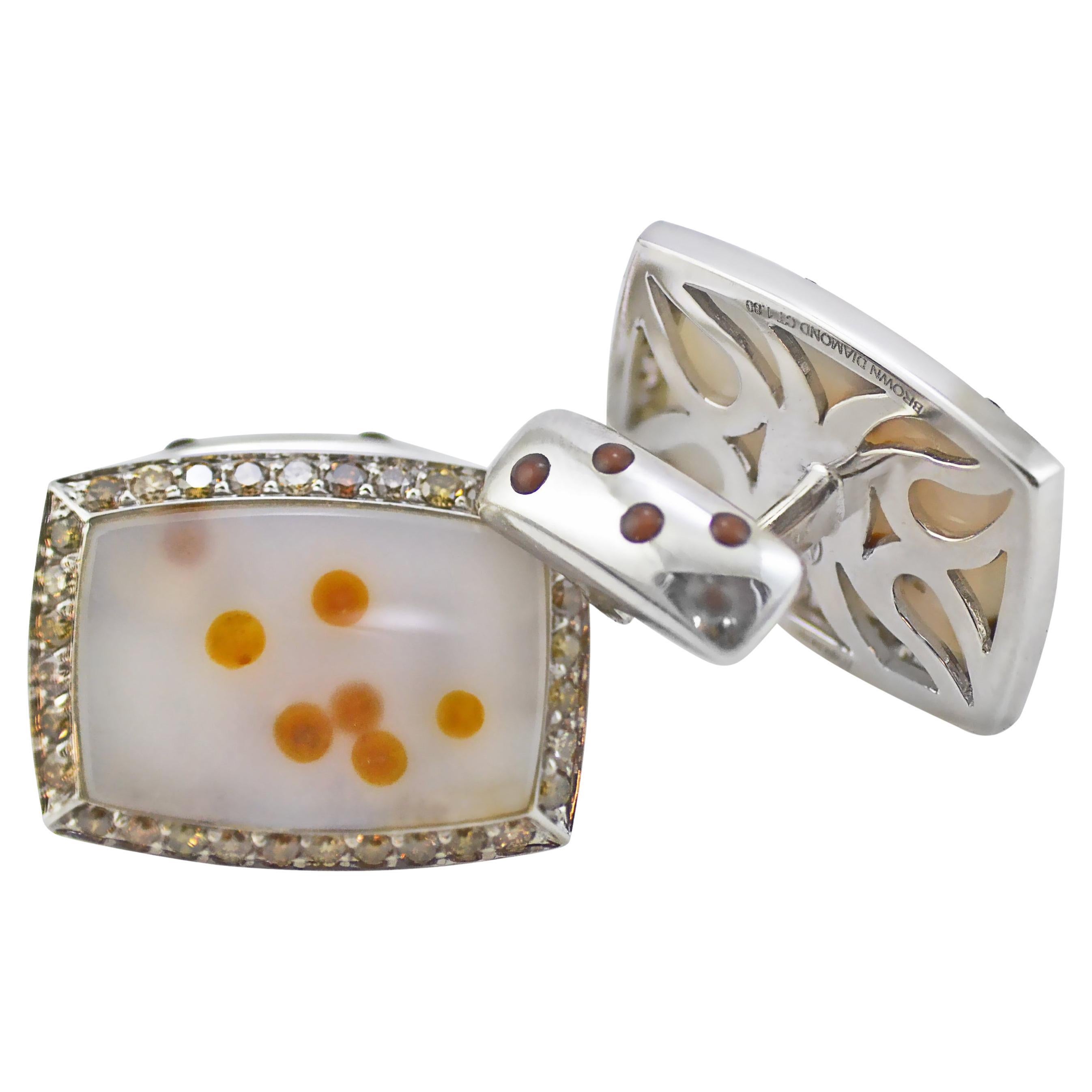 Boutons de manchette en or blanc et agate marron avec diamants  en vente