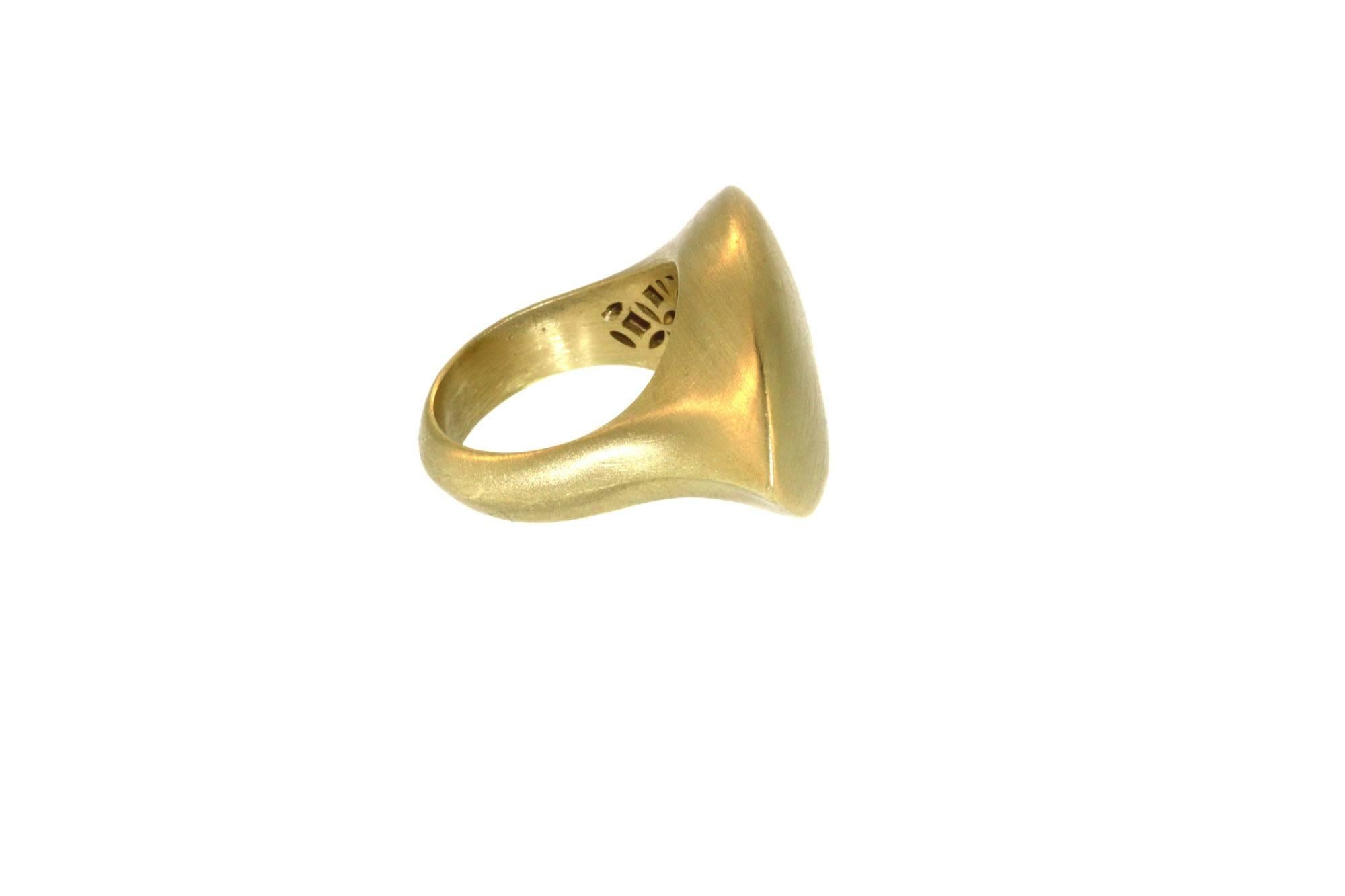 Contemporary Gold Marquis Queens Ring For Sale