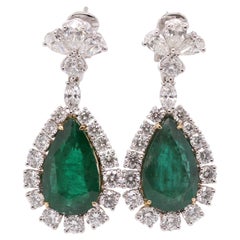 Boucles d'oreilles pendantes en or 18 carats avec émeraudes naturelles de Zambie et diamants blancs certifiés GCS