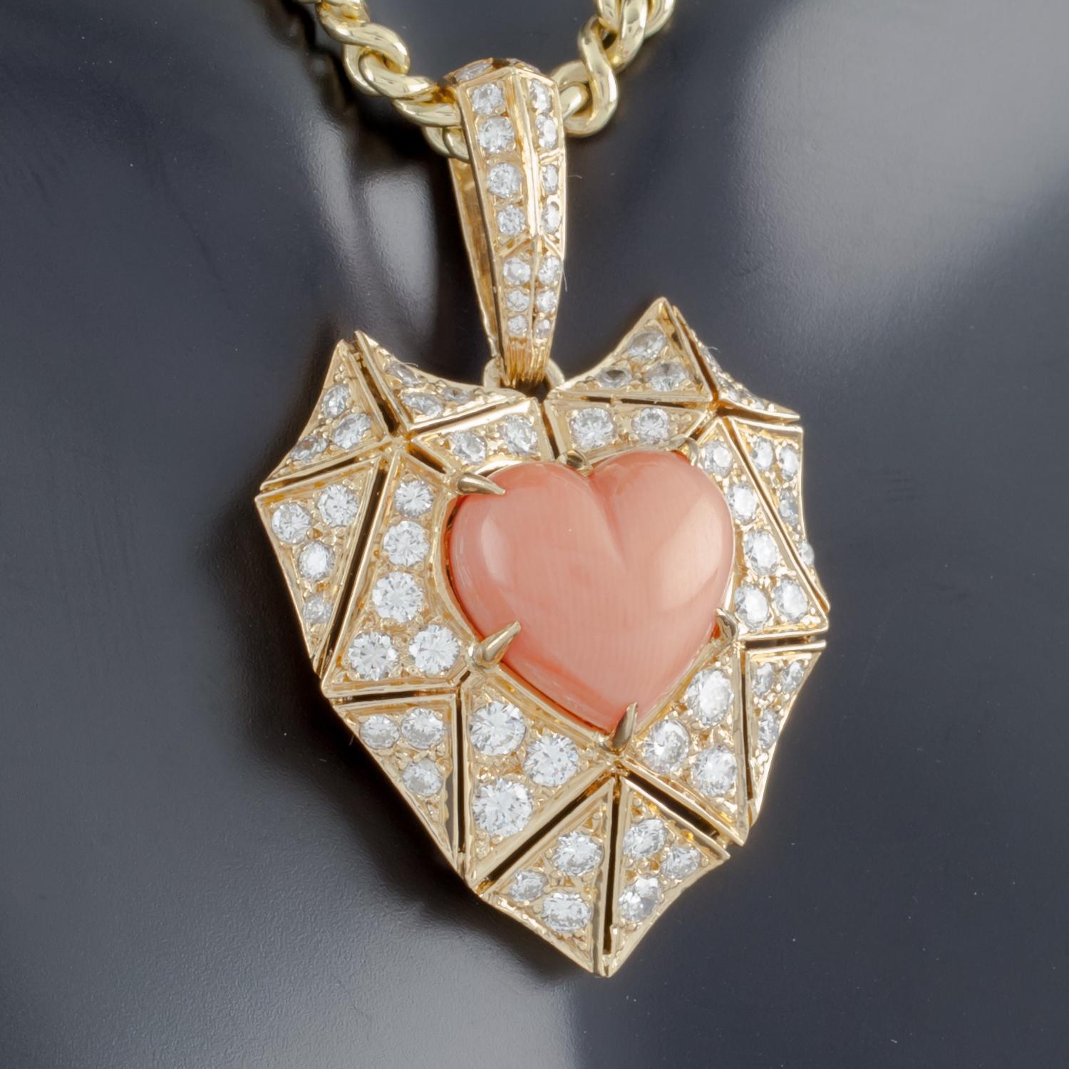 Bulgari Bvlgari High Jewelry Diamant und Koralle Herz-Anhänger aus 18 Karat Gold im Zustand „Gut“ im Angebot in Sherman Oaks, CA