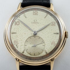 Omega Calibre 30T2PC 18 Karat Yellow Gold Men's Hand-Winding Watch, 1940s