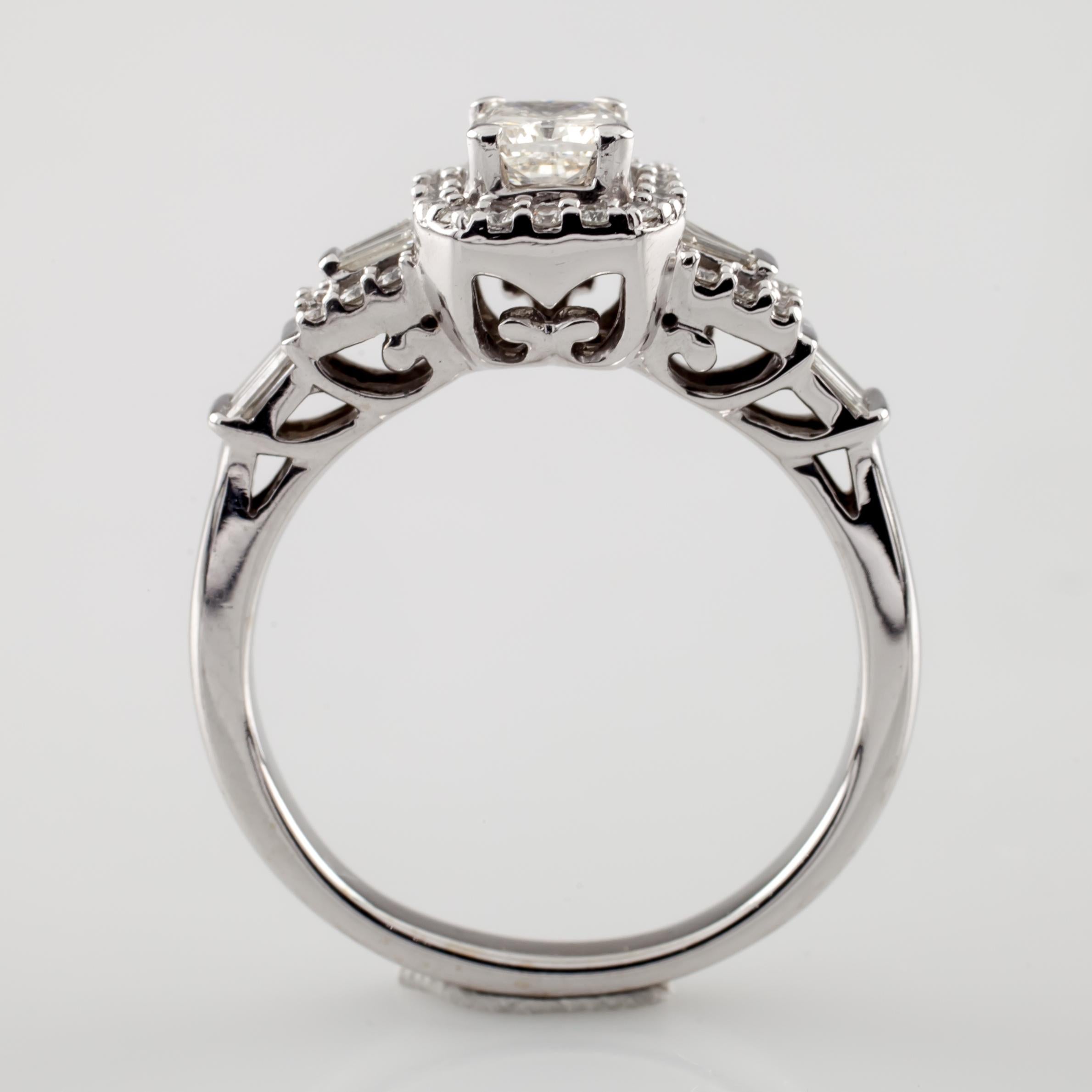 Donna Anello di fidanzamento con diamante radiante solitario in oro bianco 14 carati, con pietre accessorie in vendita