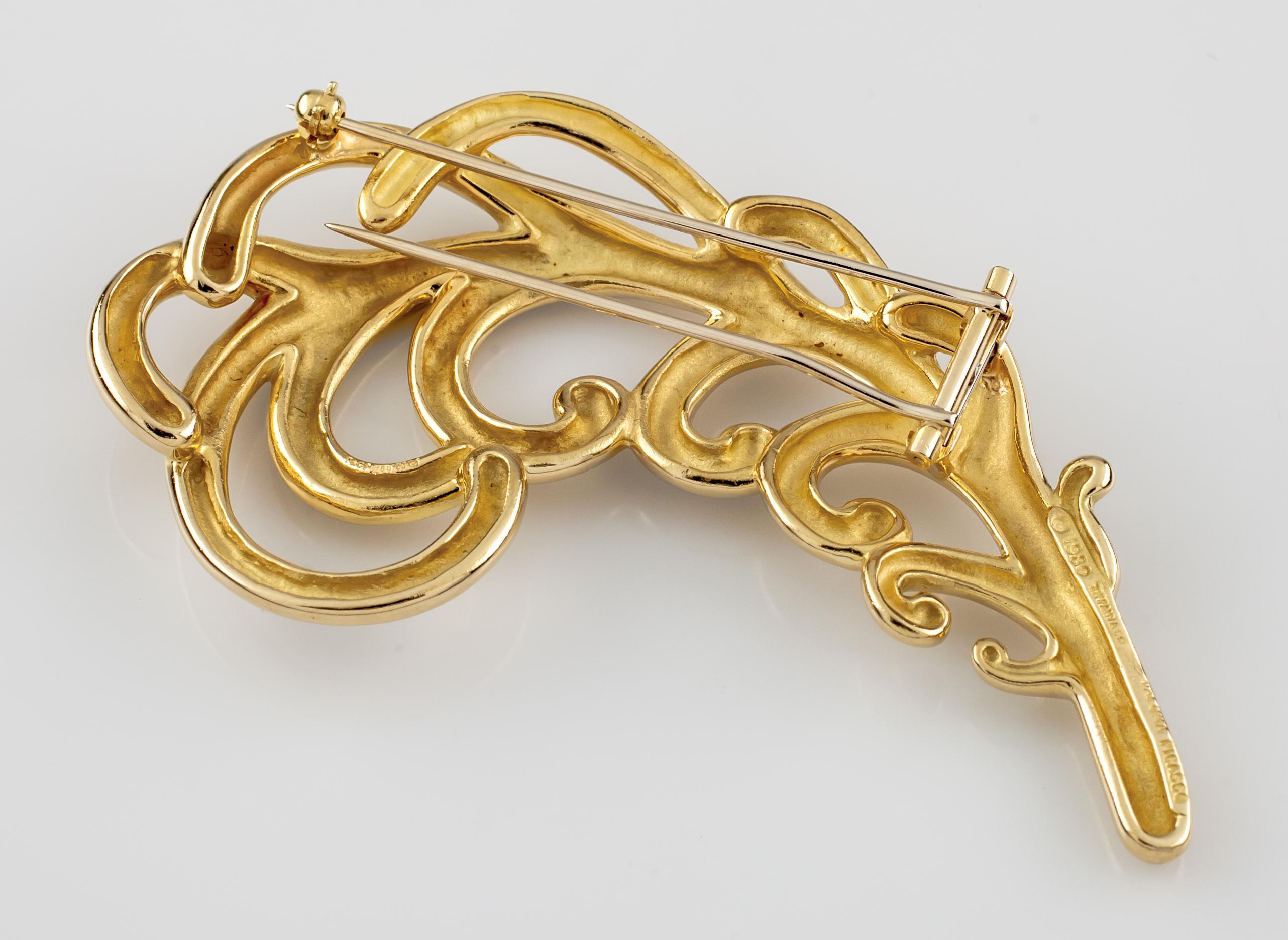 Tiffany & Co. 1980 18 Karat Yellow Gold Paloma Picasso Large Plume Brooch In Good Condition For Sale In Sherman Oaks, CA