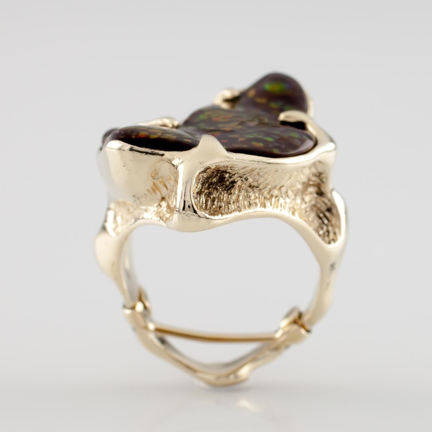 Women's or Men's Fire Agate and Diamond 14 Karat Yellow Gold Cocktail Ring