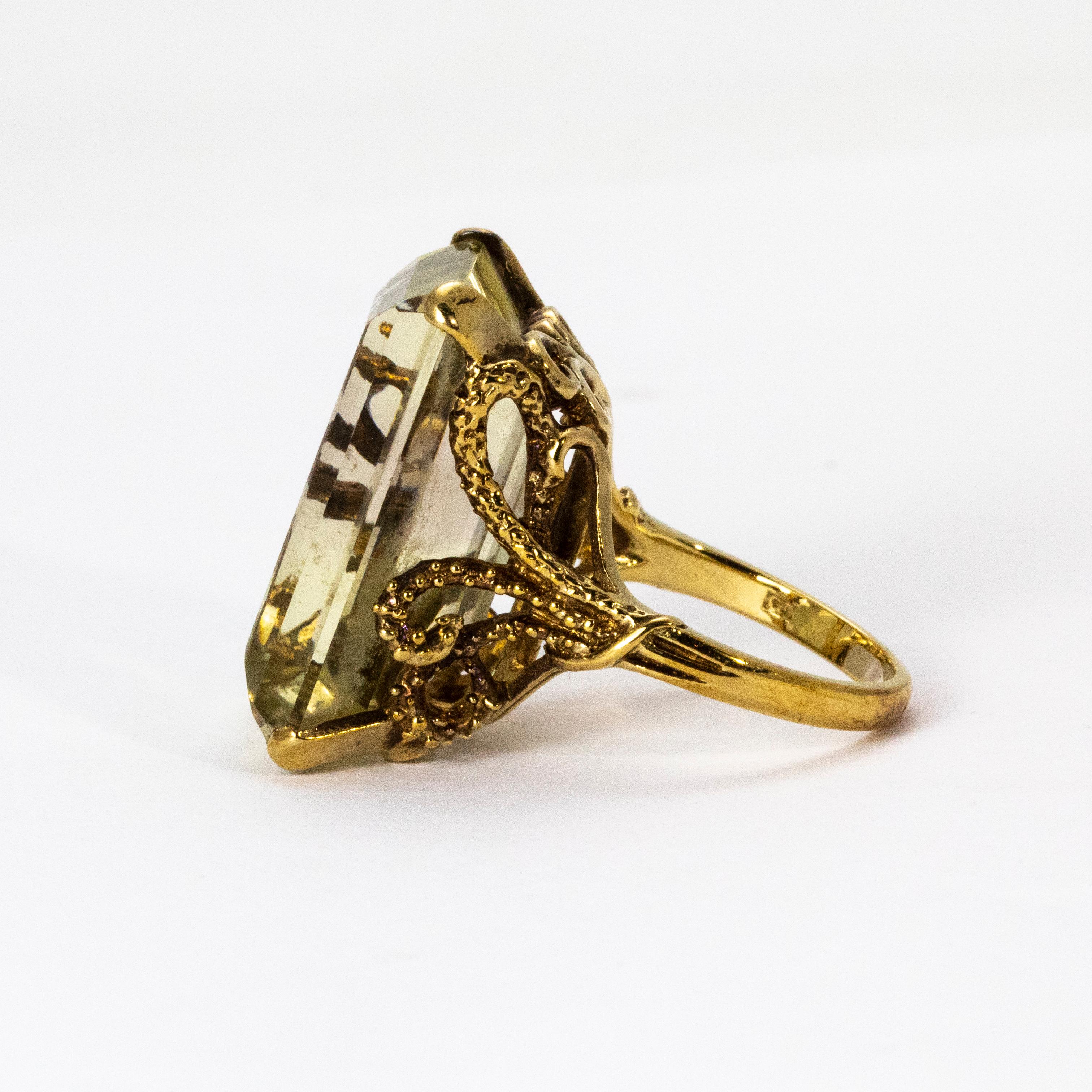 ornate gold ring