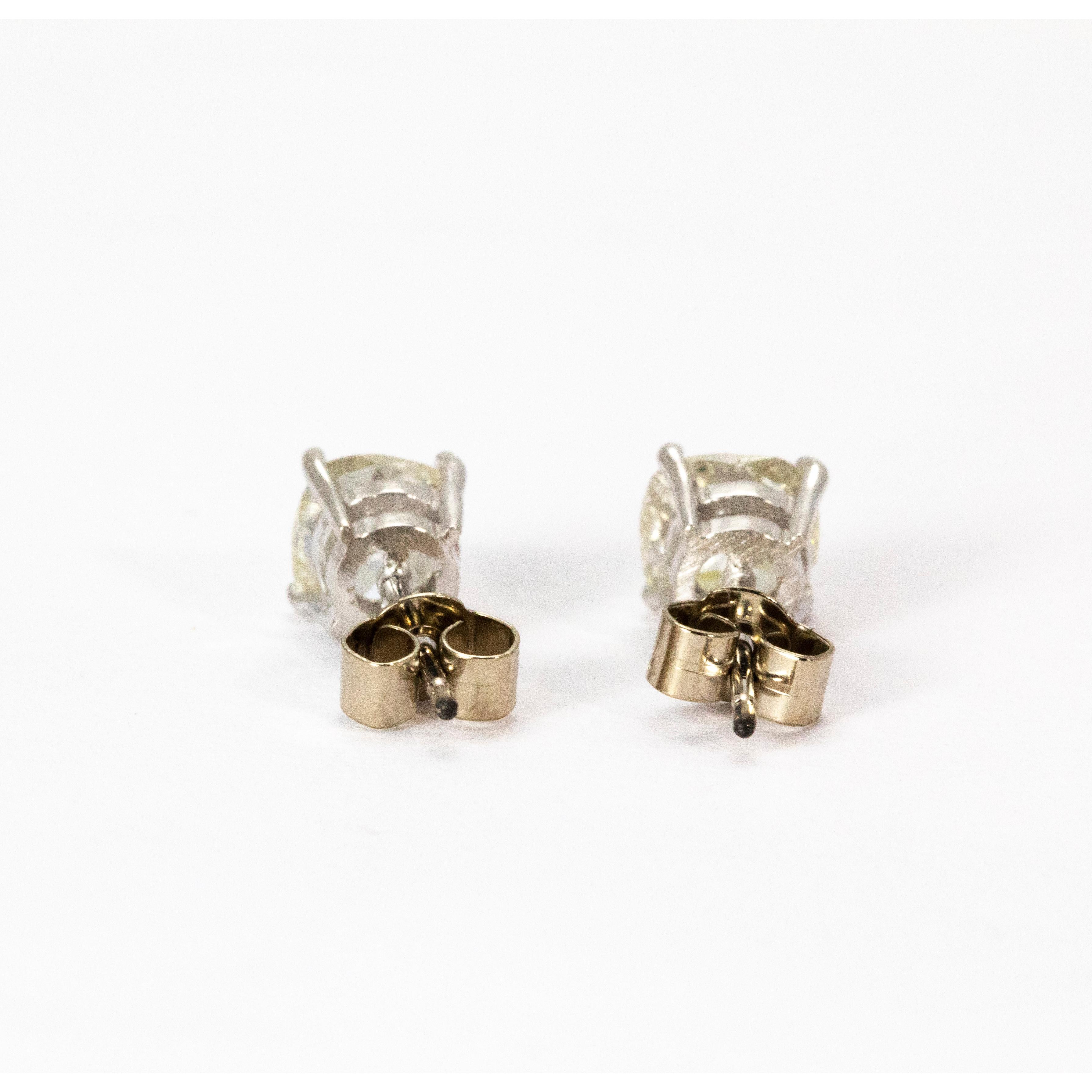 Art Deco Certified 1.9 Carat Diamond Stud Earrings In Excellent Condition In Chipping Campden, GB