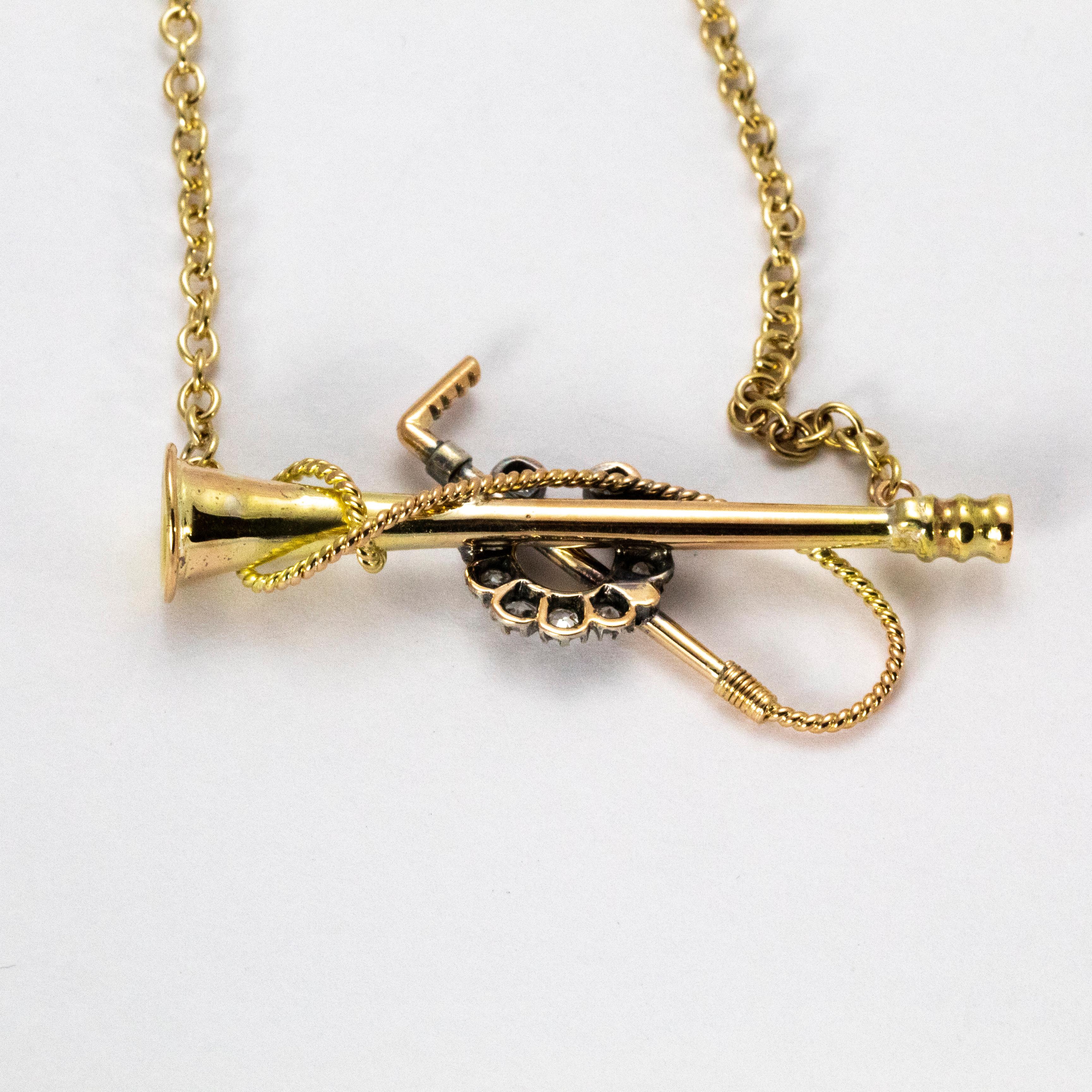 Edwardian 18k Gold Hunting Horn With Riding Crop and Diamond Horseshoe Pendant In Good Condition In Chipping Campden, GB