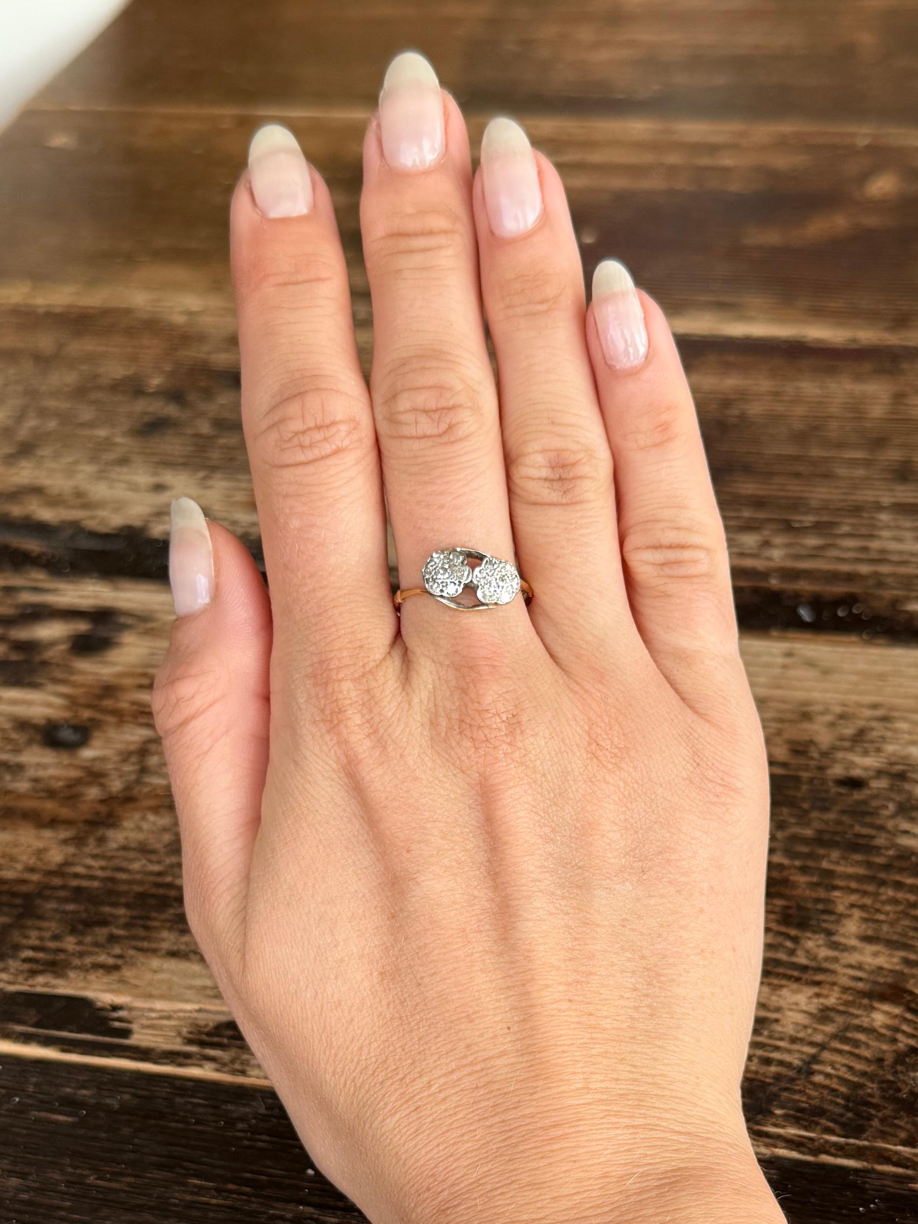 Édouardien Bague édouardienne à double grappe de diamants et de 18 carats en vente