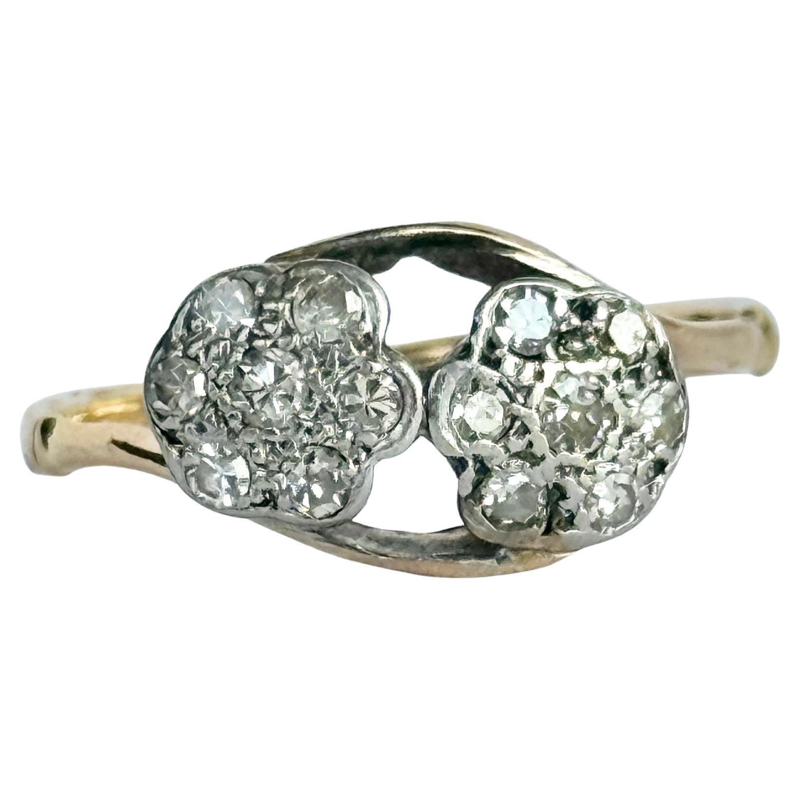 Bague édouardienne à double grappe de diamants et de 18 carats