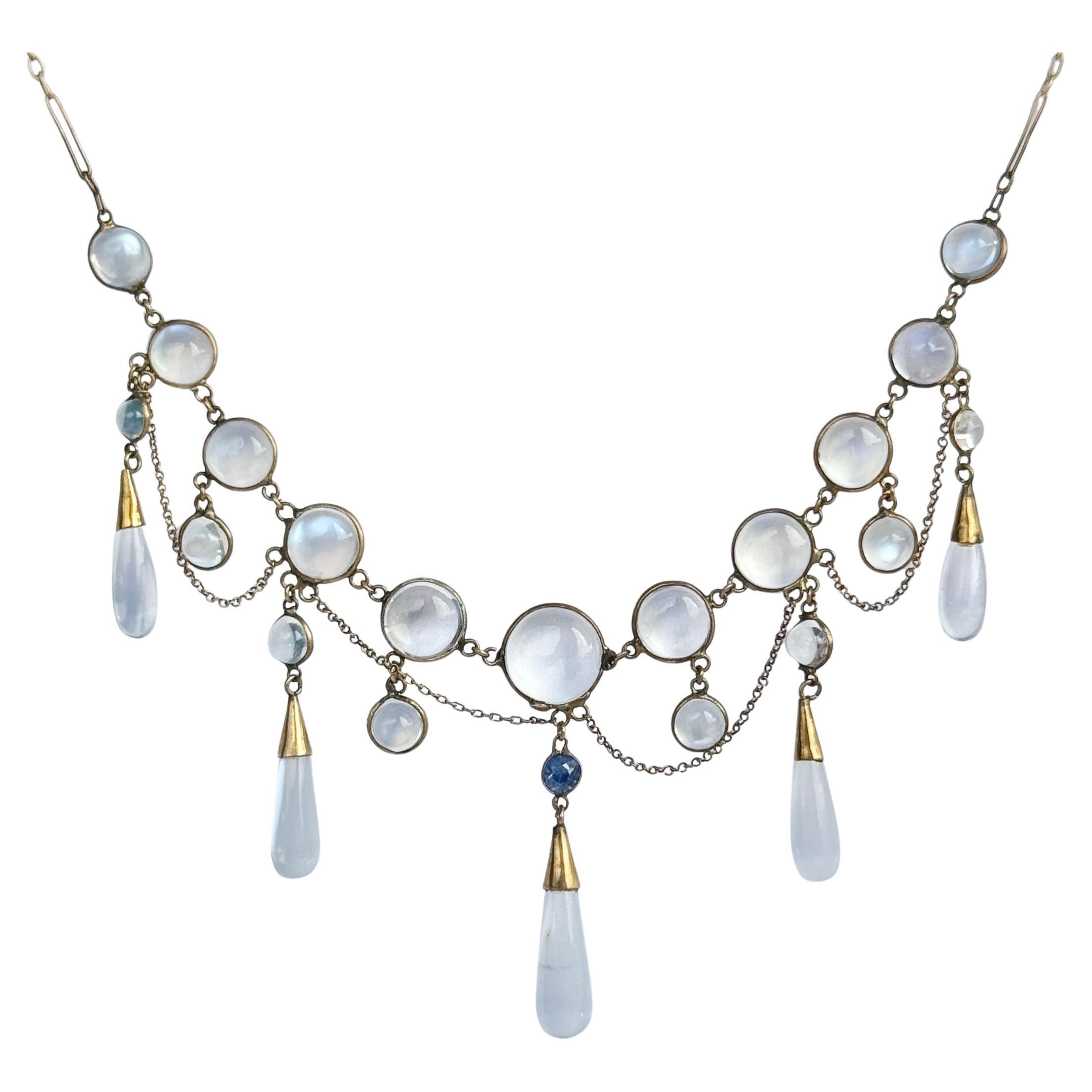 Collana con frange in pietra di luna, zaffiro e oro 9 carati vintage in vendita