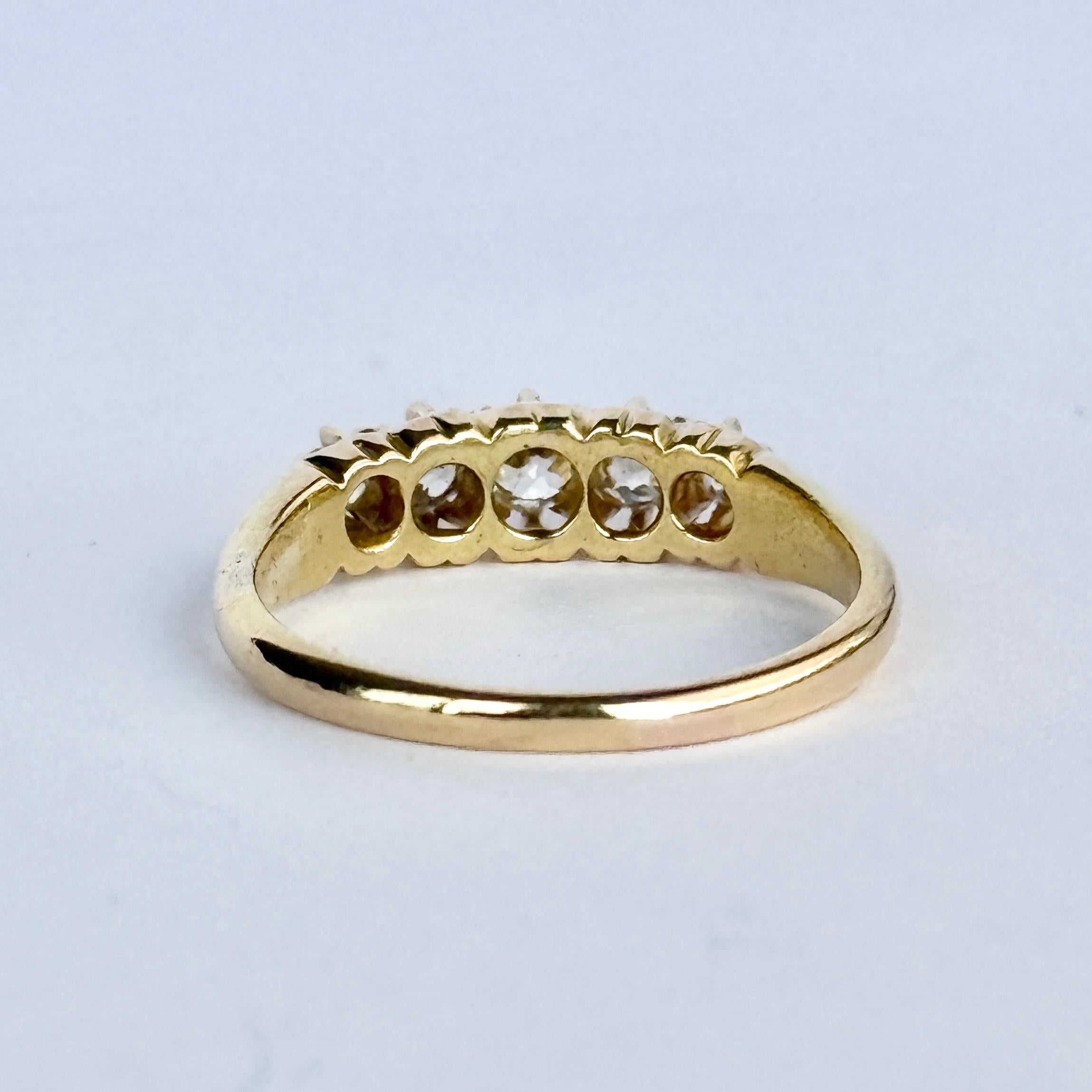 Anello vittoriano a cinque pietre con diamanti e oro 18 carati In condizioni buone in vendita a Chipping Campden, GB