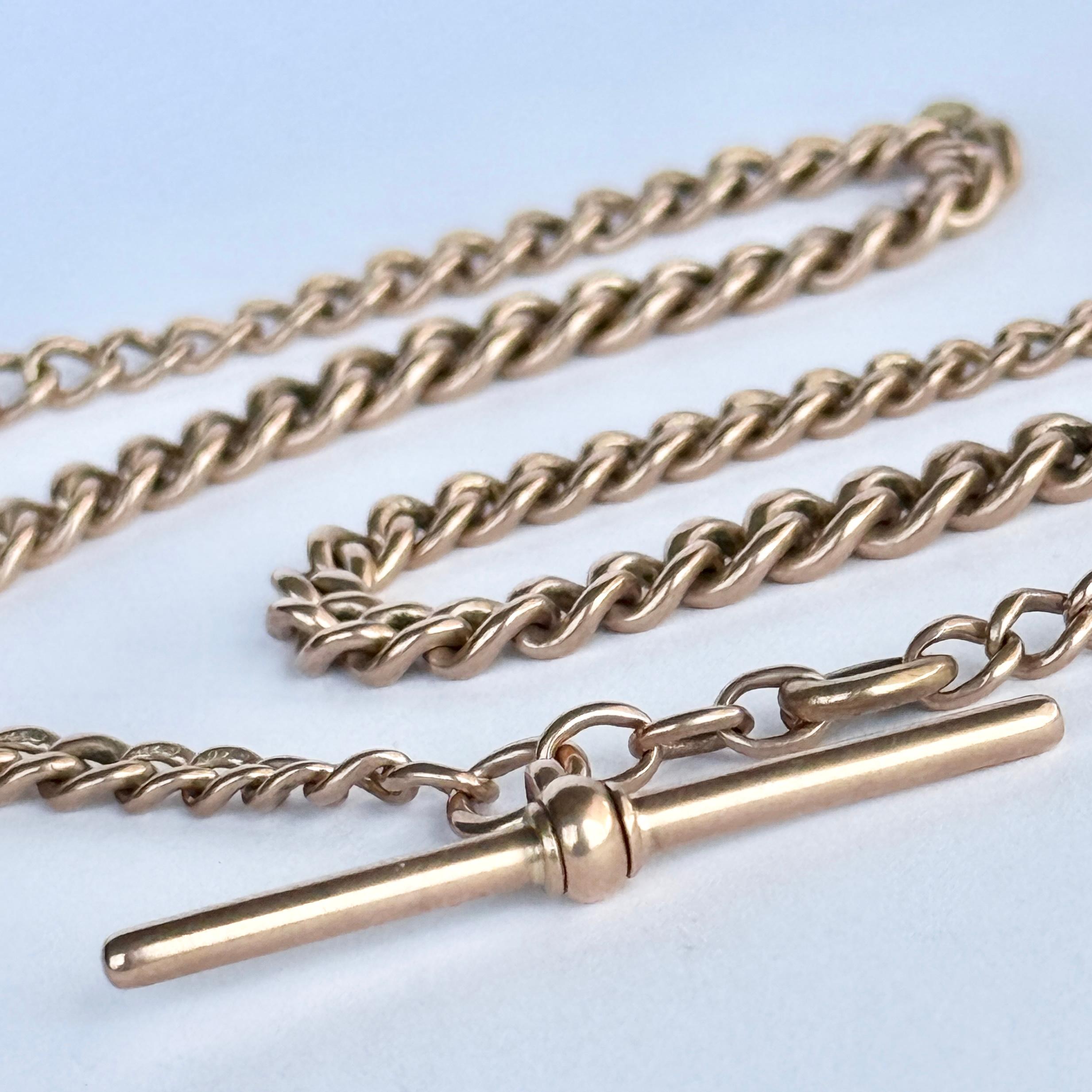 Questa deliziosa catena in oro rosa 9ct ha maglie semplici e due fermagli per cani. Can può essere utilizzato come alberto, collana o avvolto intorno al polso per creare un braccialetto!

Lunghezza: 43 cm 
Larghezza della catena: 3,5-5,5 mm 

Peso: