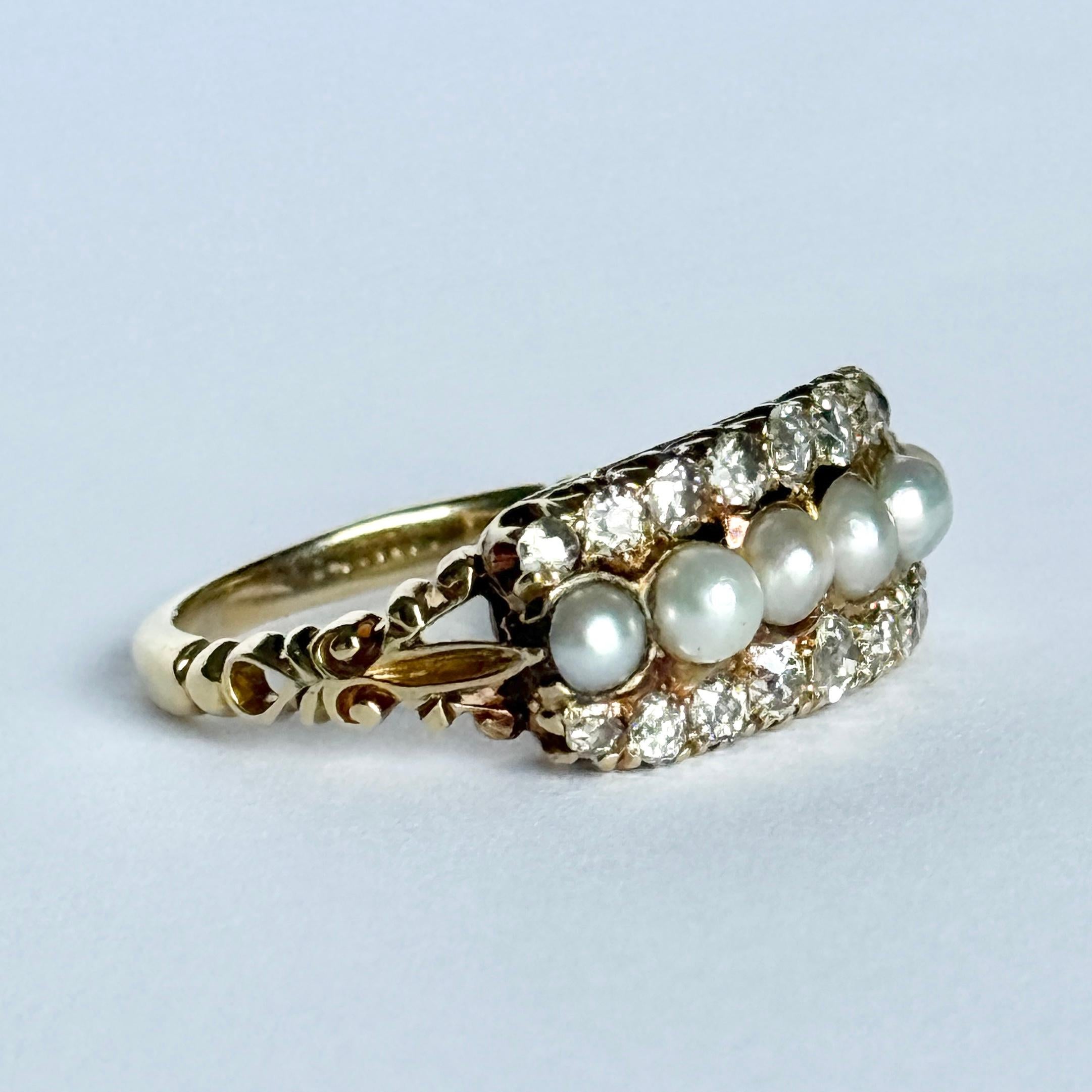 Anello vittoriano a cinque pietre con perle e diamanti in oro 18 carati in vendita 1