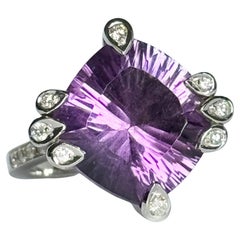 Anillo abstracto vintage de amatista y diamante en oro blanco de 18 quilates