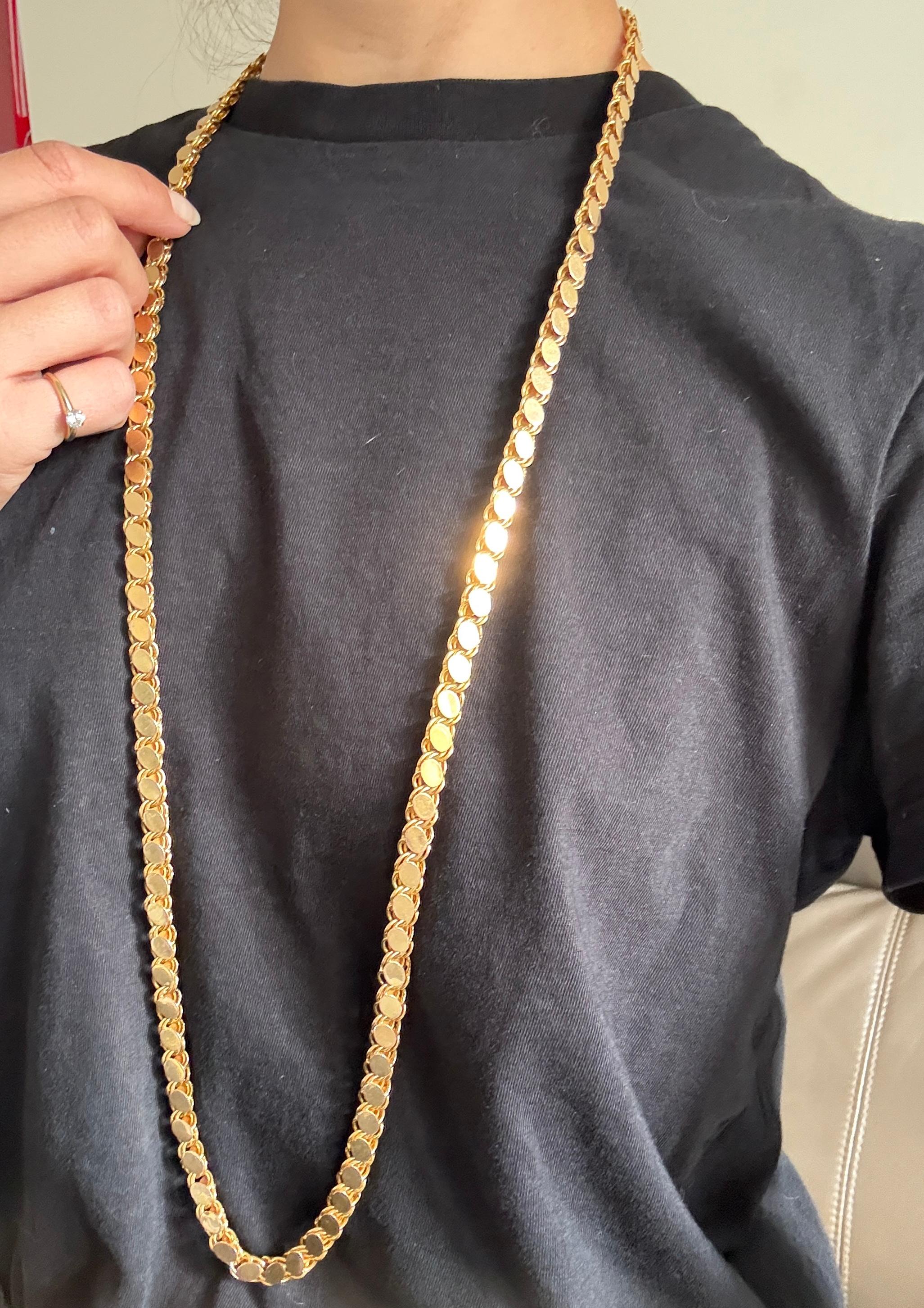 Questa splendida catena ha un bel peso ed è realizzata in oro giallo massiccio da 18 carati. 

Lunghezza: 88,5 cm 
Larghezza della catena: 8 mm 

Peso: 53,57 g