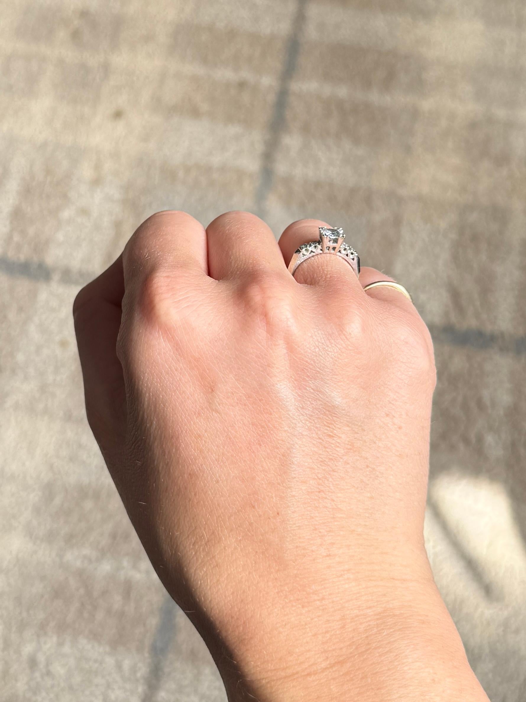 Edwardian 14 Karat Weißgold und Diamant Solitär Ring (Alteuropäischer Schliff) im Angebot
