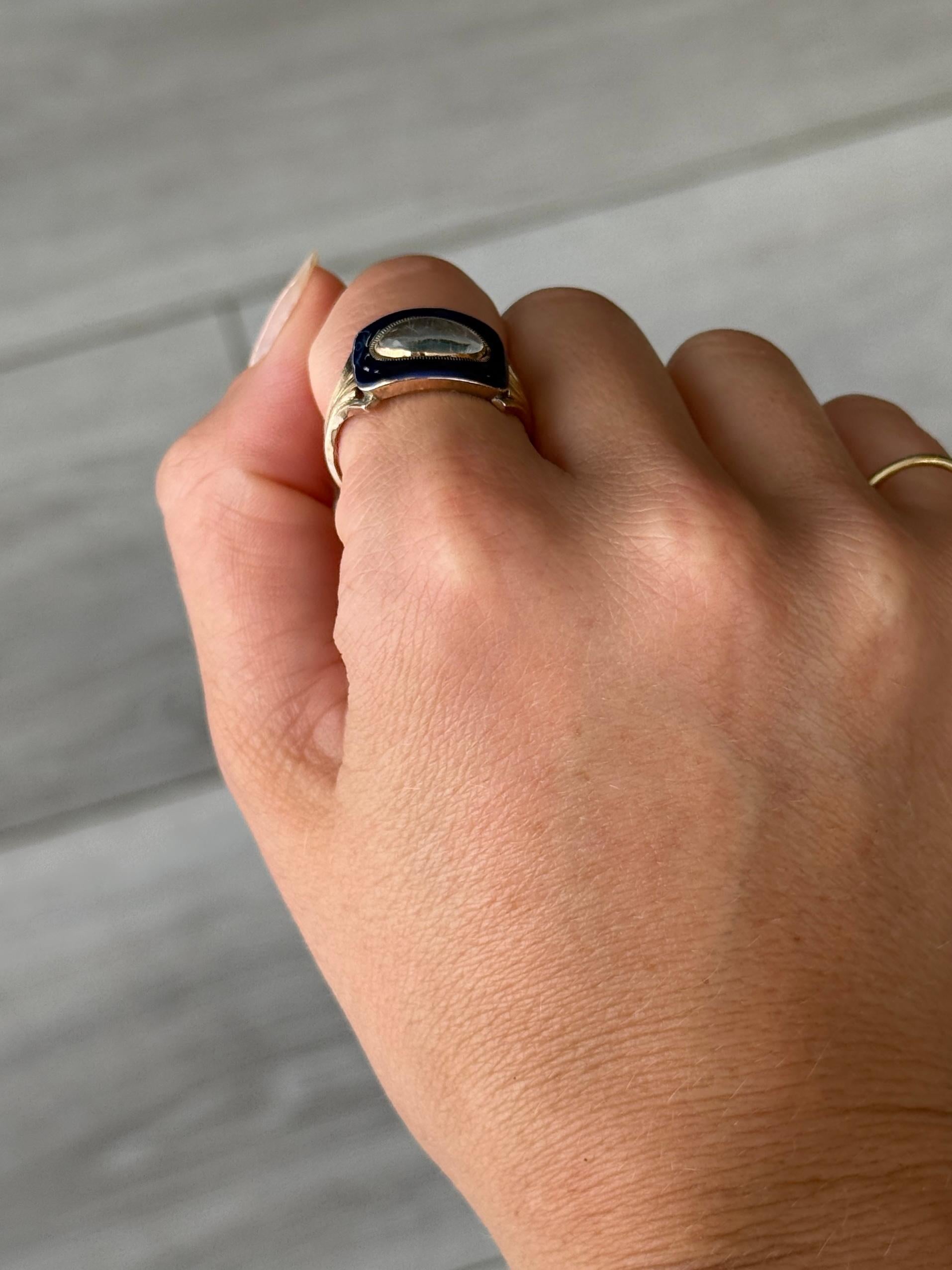 Anillo victoriano de oro de 9 quilates con esmalte azul y cristal en Bueno estado para la venta en Chipping Campden, GB