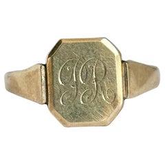 Vintage 9 Carat Gold Signet Ring