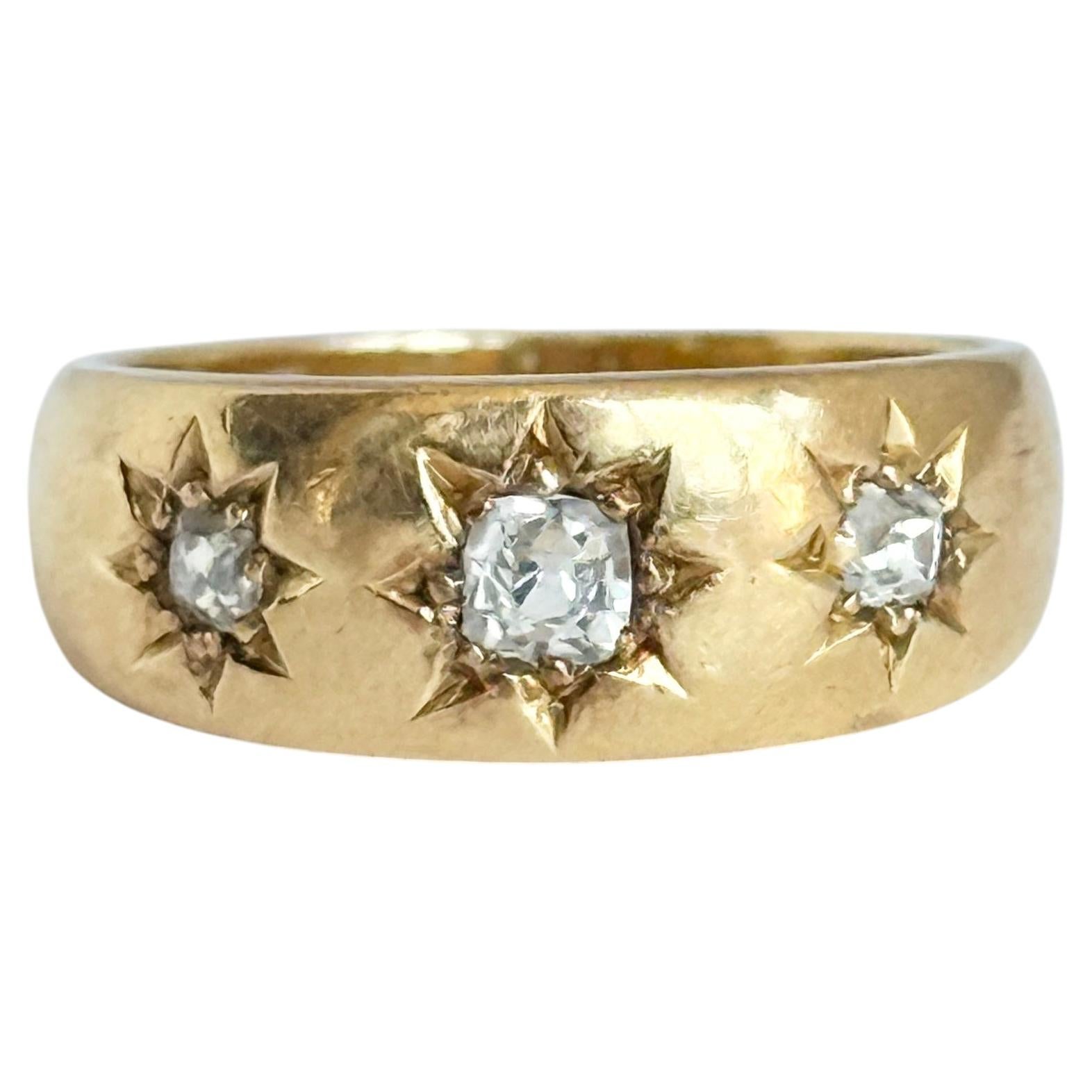 Vintage Diamond 18 Carat Gold Three Stone Star Setting Ring For Sale