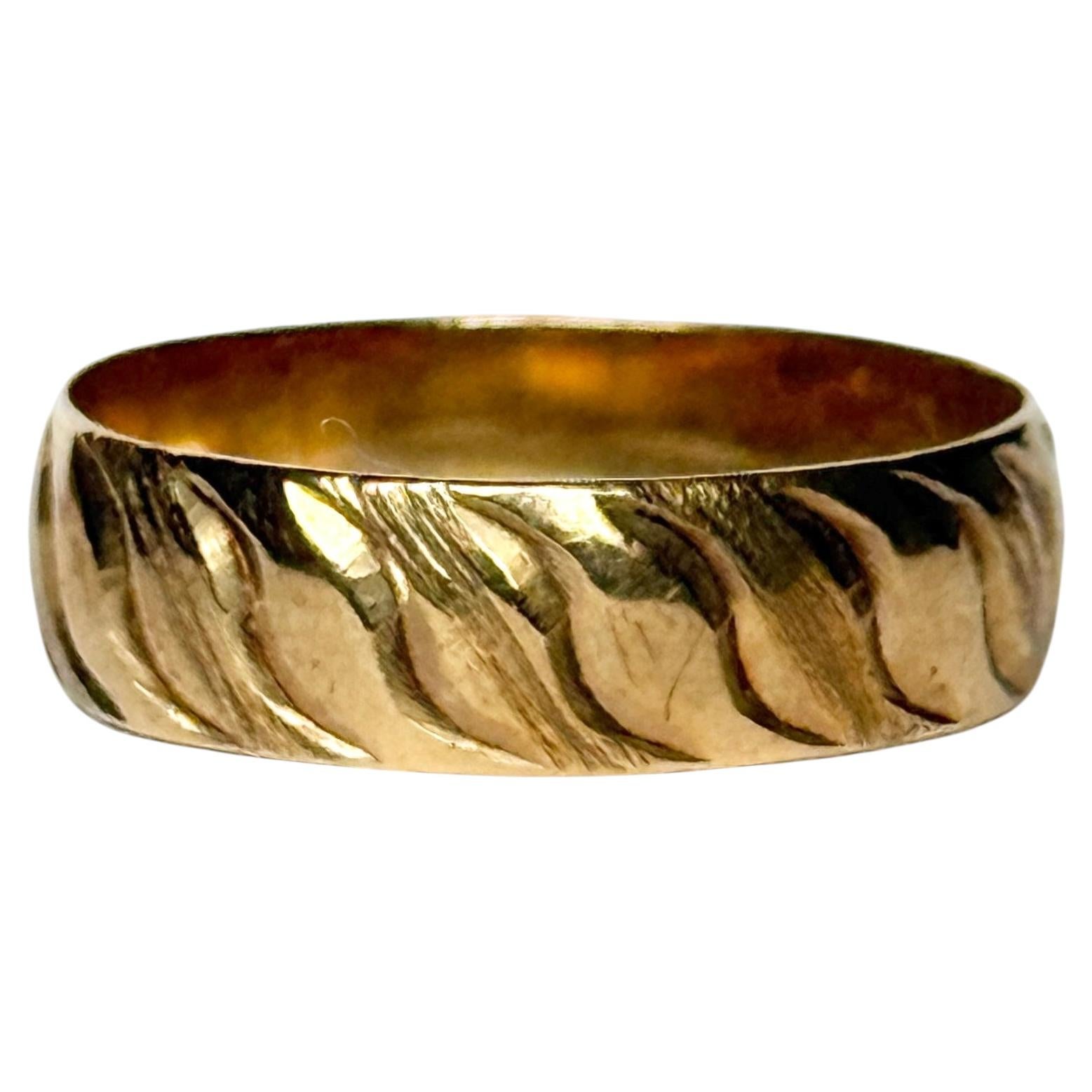 Vintage 9 Carat Gold Decorative Band