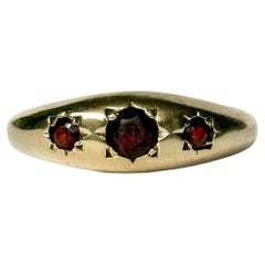 Vintage Garnet 9 Carat Gold Three-Stone Star Setting Ring