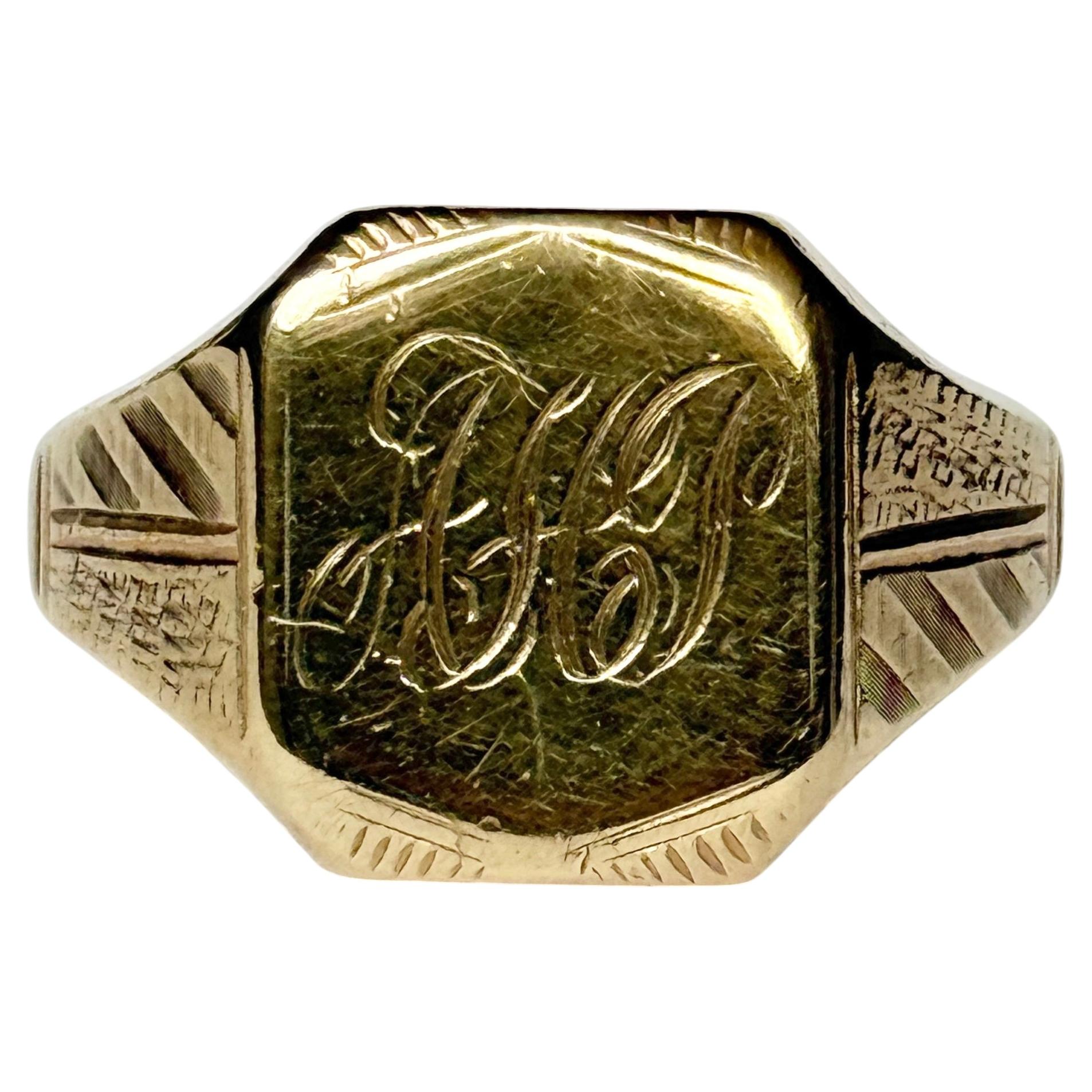 Vintage 9 Carat Gold Signet Ring For Sale