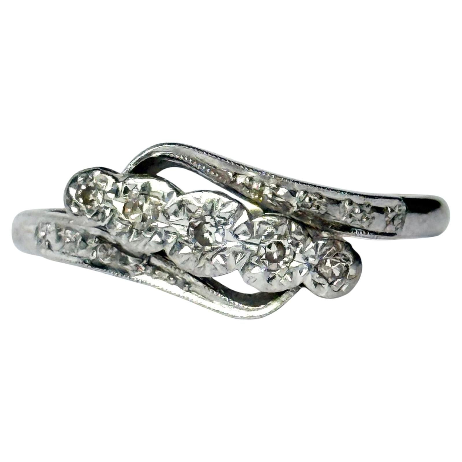 Vintage Diamond and 18 Carat Gold Five Stone Crossover Ring