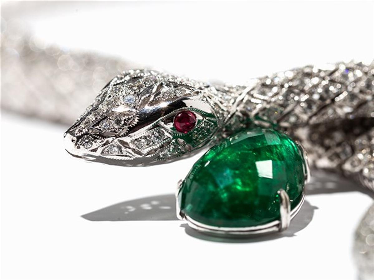 Emerald Drops Snake Necklace of 26.53 Carat and 21.31 Carat Diamonds 1