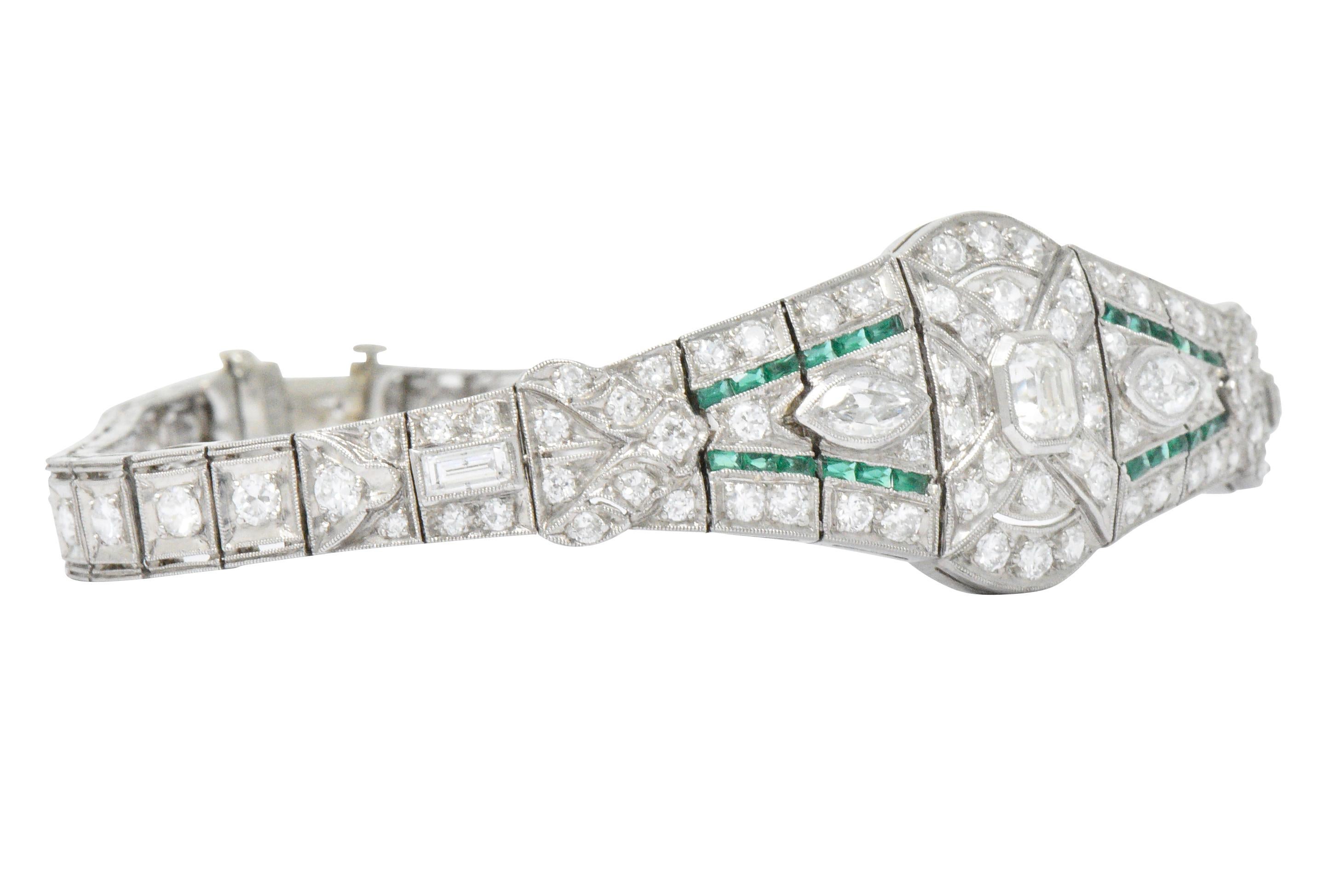 Women's or Men's 1920s 5.40 Carat Diamond Emerald Platinum Art Deco Bracelet