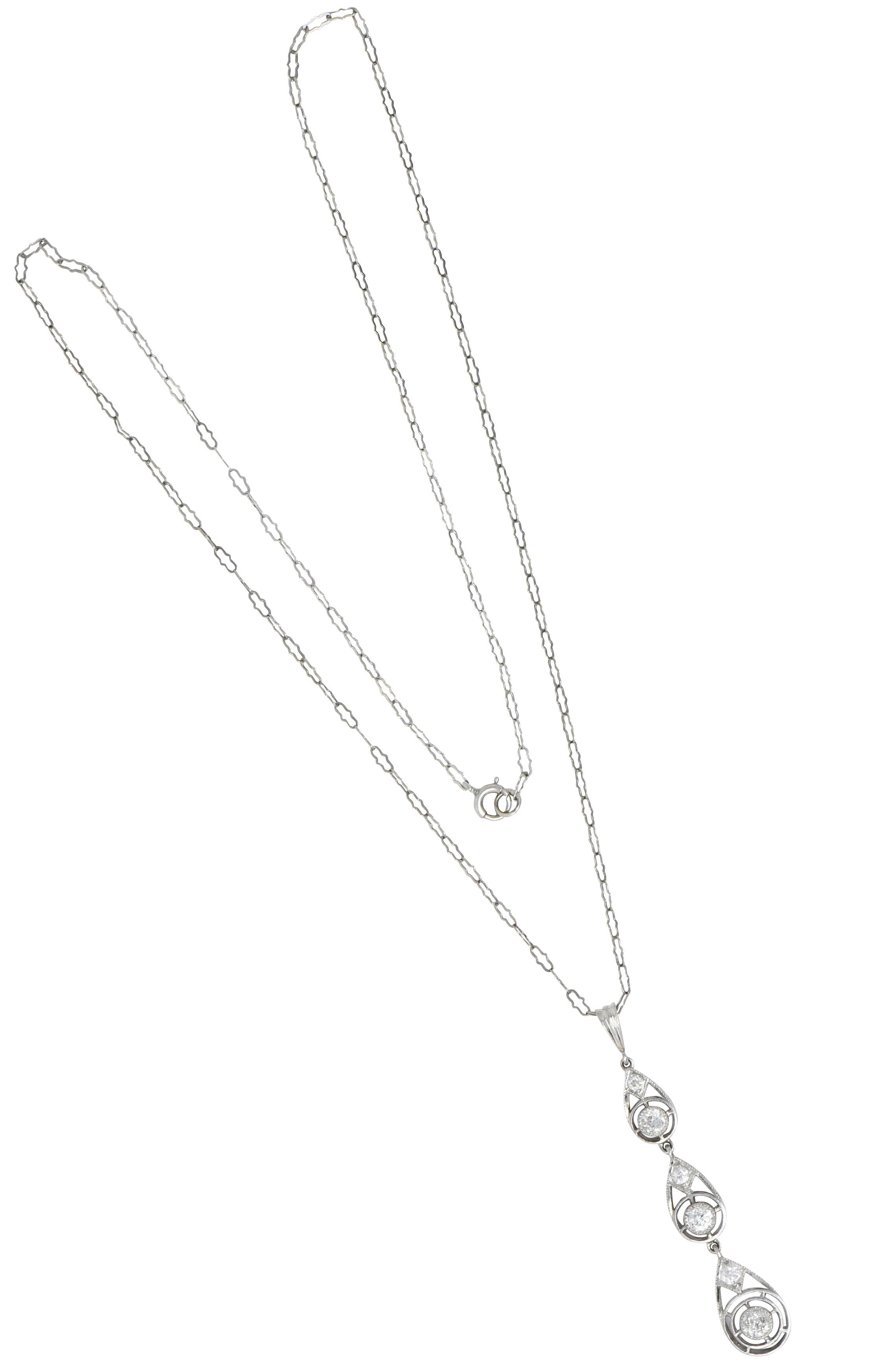 Art Deco 0.40 Carat Diamond Platinum Pendant with Chain 2