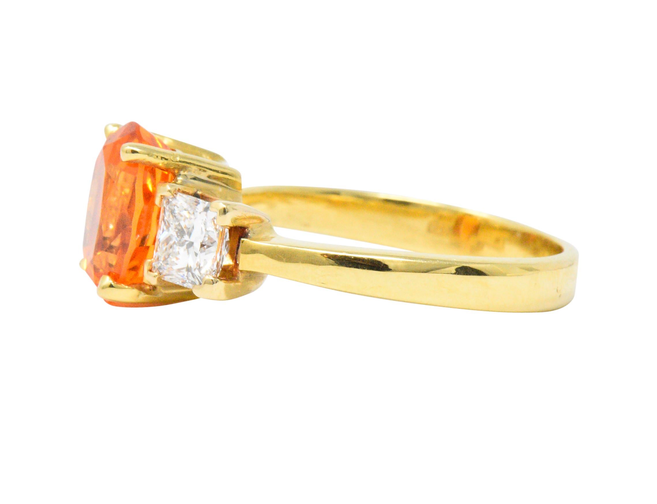Women's or Men's Contemporary 4.60 Carat Spessartite Garnet Diamond 18 Karat Gold Ring