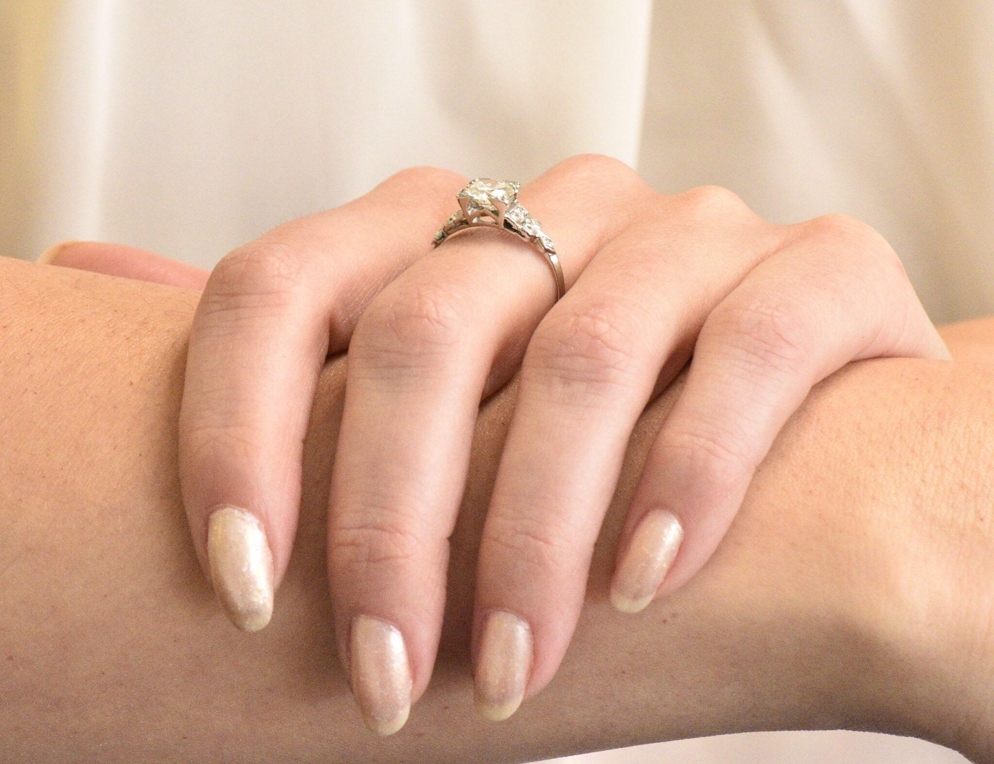 Art Deco 1.05 Carat Diamond Platinum Engagement Ring GIA 6
