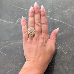 Anello vintage Cartier Paris degli anni ’60 con diamanti, in oro giallo 18 carati, con design a corda intrecciata e cupola